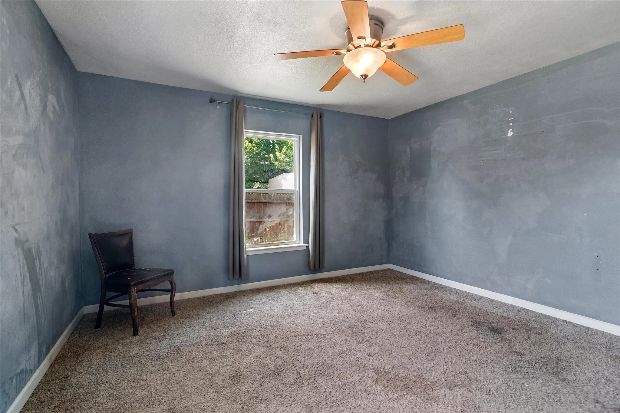 Single Family Residence For Sale in Denton County , 403 S 7th Street, Sanger, Texas 76266, 2 Bedroom, 1 Bathroom, Garage spaces, 1,288 Sqft, built in 1919, mls#21337929, Real Estate Agent in Sanger, Homes For Sale in Denton county, Homes For Sale in Sanger, Realtor in Sanger Texas, Real Estate Brokerage Independent Realty Texas, Luminita Cordes Realtor