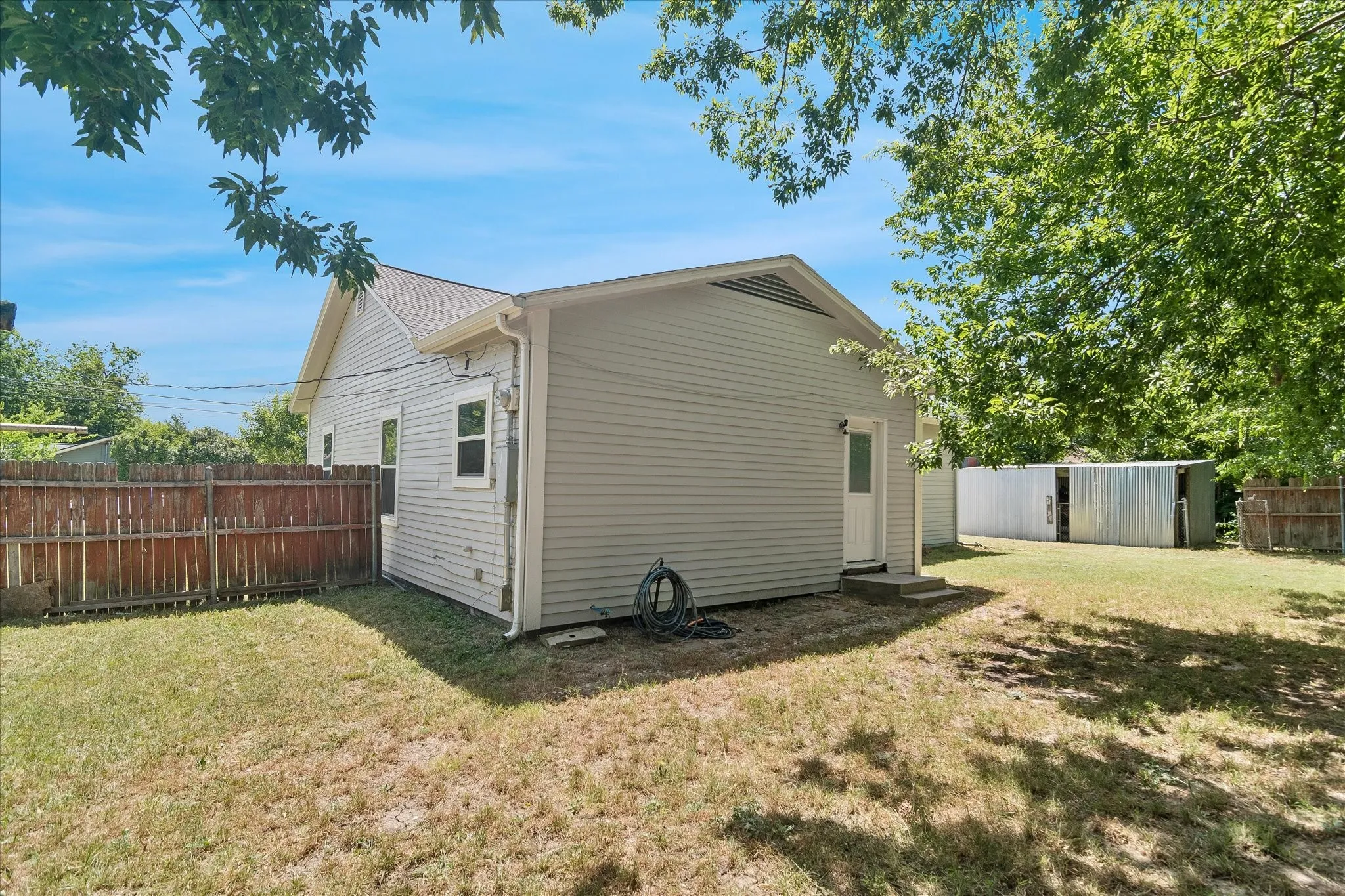 Single Family Residence For Sale in Denton County , 403 S 7th Street, Sanger, Texas 76266, 2 Bedroom, 1 Bathroom, Garage spaces, 1,288 Sqft, built in 1919, mls#21337929, Real Estate Agent in Sanger, Homes For Sale in Denton county, Homes For Sale in Sanger, Realtor in Sanger Texas, Real Estate Brokerage Independent Realty Texas, Luminita Cordes Realtor