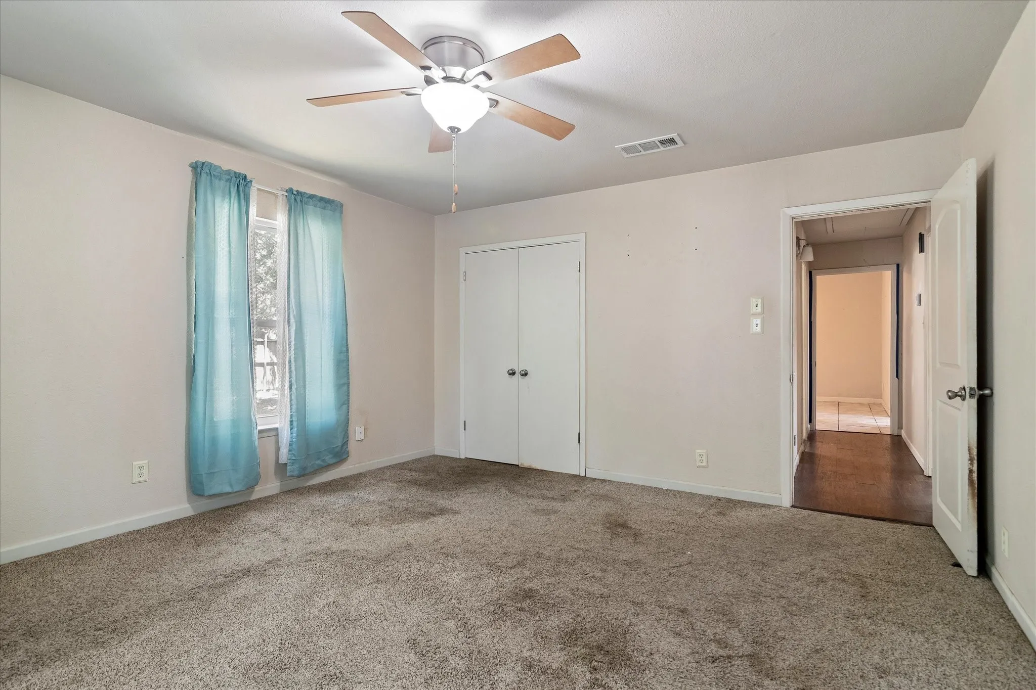 Single Family Residence For Sale in Denton County , 403 S 7th Street, Sanger, Texas 76266, 2 Bedroom, 1 Bathroom, Garage spaces, 1,288 Sqft, built in 1919, mls#21337929, Real Estate Agent in Sanger, Homes For Sale in Denton county, Homes For Sale in Sanger, Realtor in Sanger Texas, Real Estate Brokerage Independent Realty Texas, Luminita Cordes Realtor