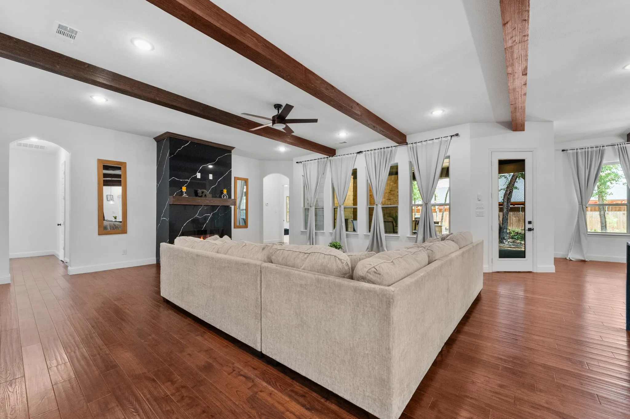 Single Family Residence For Sale in Kaufman County , 300 Seacross Court, Combine, Texas 75159, 5 Bedroom, 4 Bathroom, 3 Garage spaces, 3,677 Sqft, built in 2024, mls#21337932, Real Estate Agent in Combine, Homes For Sale in Kaufman county, Homes For Sale in Combine, Realtor in Combine Texas, Real Estate Brokerage Independent Realty Texas, Luminita Cordes Realtor