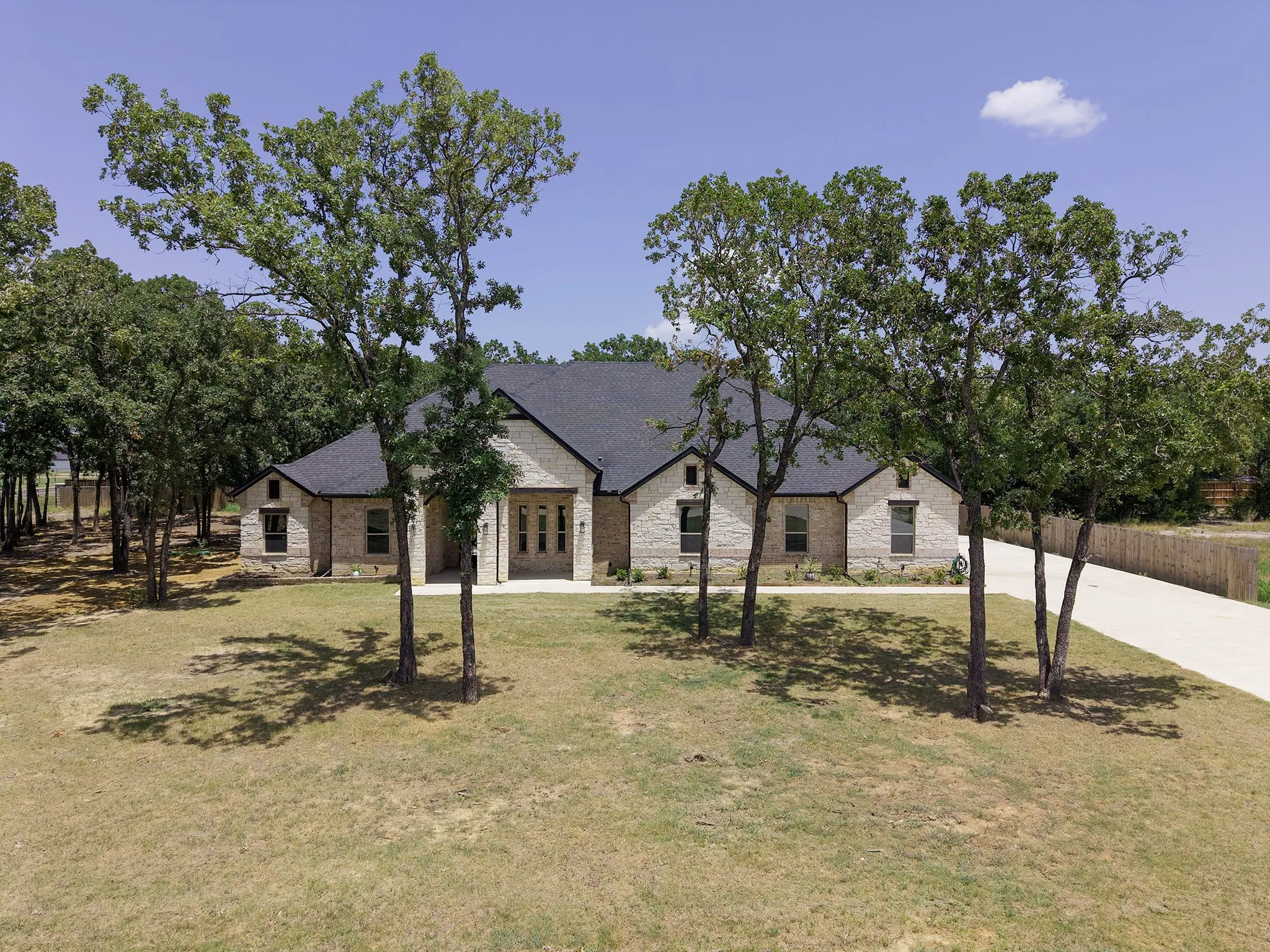Single Family Residence For Sale in Kaufman County , 300 Seacross Court, Combine, Texas 75159, 5 Bedroom, 4 Bathroom, 3 Garage spaces, 3,677 Sqft, built in 2024, mls#21337932, Real Estate Agent in Combine, Homes For Sale in Kaufman county, Homes For Sale in Combine, Realtor in Combine Texas, Real Estate Brokerage Independent Realty Texas, Luminita Cordes Realtor