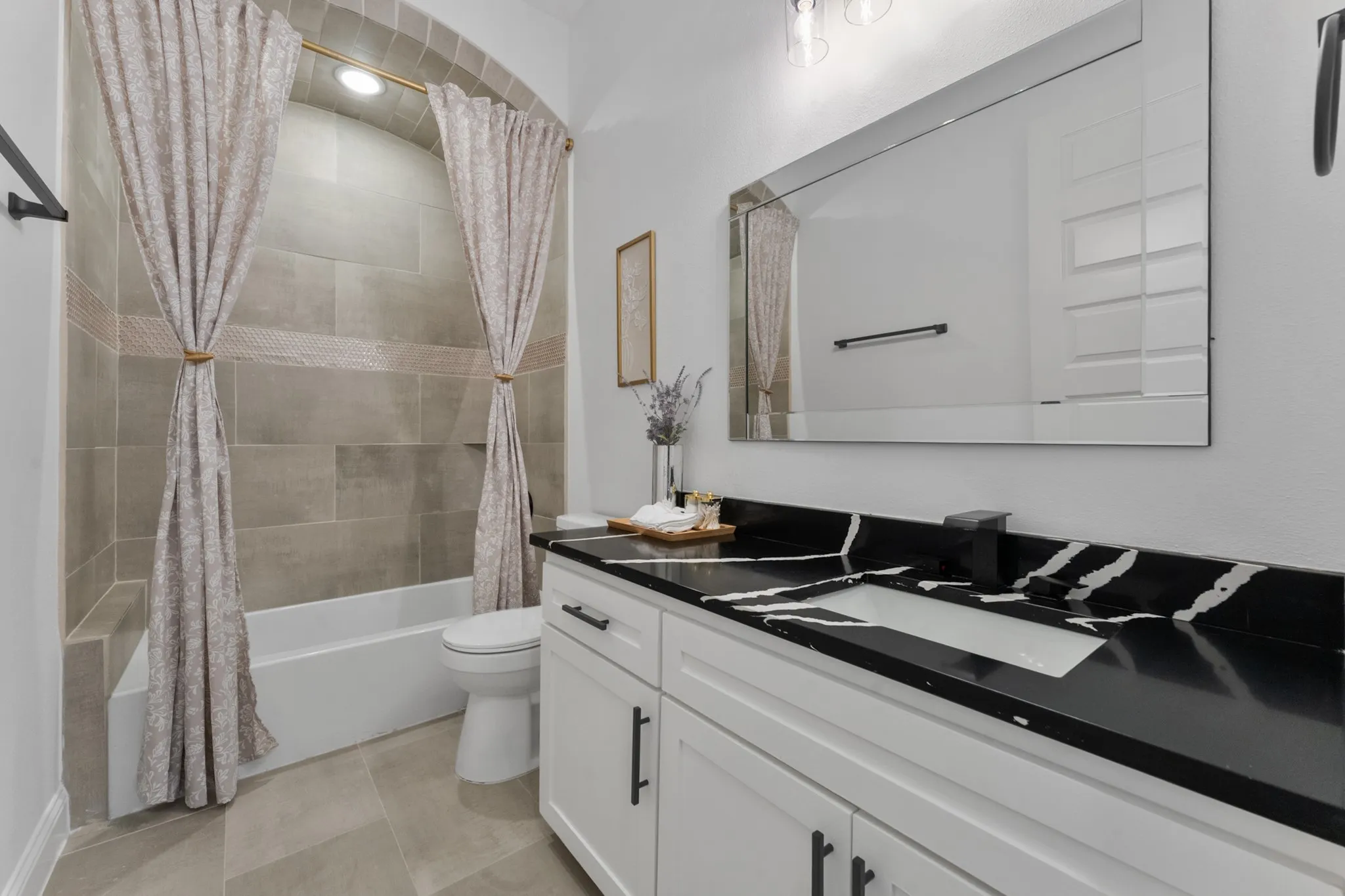 Single Family Residence For Sale in Kaufman County , 300 Seacross Court, Combine, Texas 75159, 5 Bedroom, 4 Bathroom, 3 Garage spaces, 3,677 Sqft, built in 2024, mls#21337932, Real Estate Agent in Combine, Homes For Sale in Kaufman county, Homes For Sale in Combine, Realtor in Combine Texas, Real Estate Brokerage Independent Realty Texas, Luminita Cordes Realtor