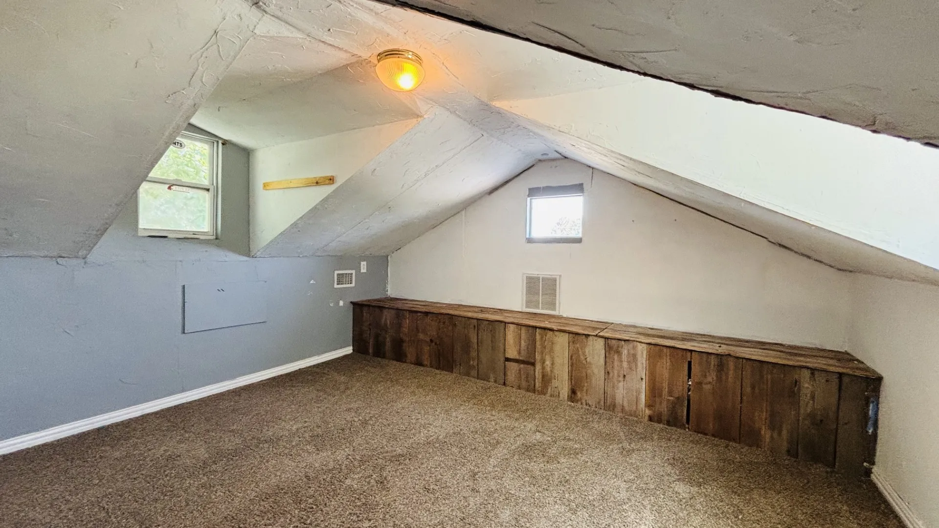Single Family Residence For Sale in Collin County , 519 W Fm 545, Blue Ridge, Texas 75424, 3 Bedroom, 2 Bathroom, Garage spaces, 2,181 Sqft, built in 1945, mls#21314561, Real Estate Agent in Blue Ridge, Homes For Sale in Collin county, Homes For Sale in Blue Ridge, Realtor in Blue Ridge Texas, Real Estate Brokerage Independent Realty Texas, Luminita Cordes Realtor
