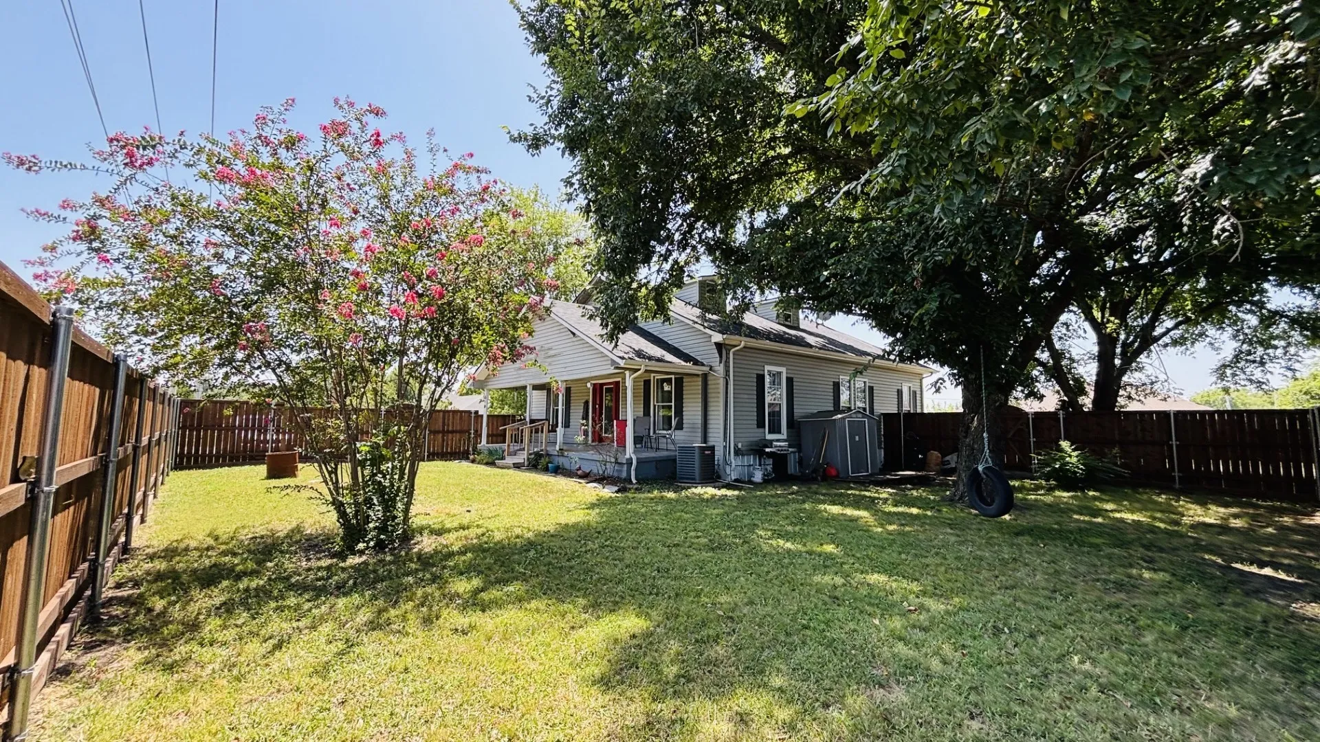 Single Family Residence For Sale in Collin County , 519 W Fm 545, Blue Ridge, Texas 75424, 3 Bedroom, 2 Bathroom, Garage spaces, 2,181 Sqft, built in 1945, mls#21314561, Real Estate Agent in Blue Ridge, Homes For Sale in Collin county, Homes For Sale in Blue Ridge, Realtor in Blue Ridge Texas, Real Estate Brokerage Independent Realty Texas, Luminita Cordes Realtor