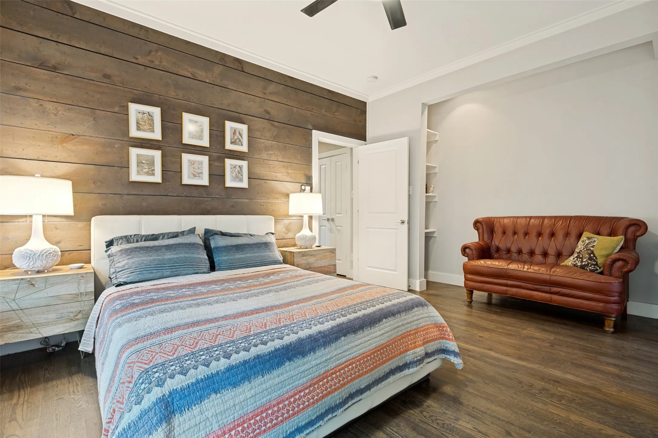 Single Family Residence For Sale in Dallas County , 526 S Edgefield Avenue, Dallas, Texas 75208, 2 Bedrooms, 2 Bathrooms, 2 Garage spaces, 1,288 Sqft, built in 1927, Price $425,000, mls#21335601, Real Estate Agent in Dallas, Homes For Sale in Dallas county, Homes For Sale in Dallas, Realtor in Dallas Texas, Real Estate Brokerage Independent Realty Texas, Luminita Cordes Realtor
