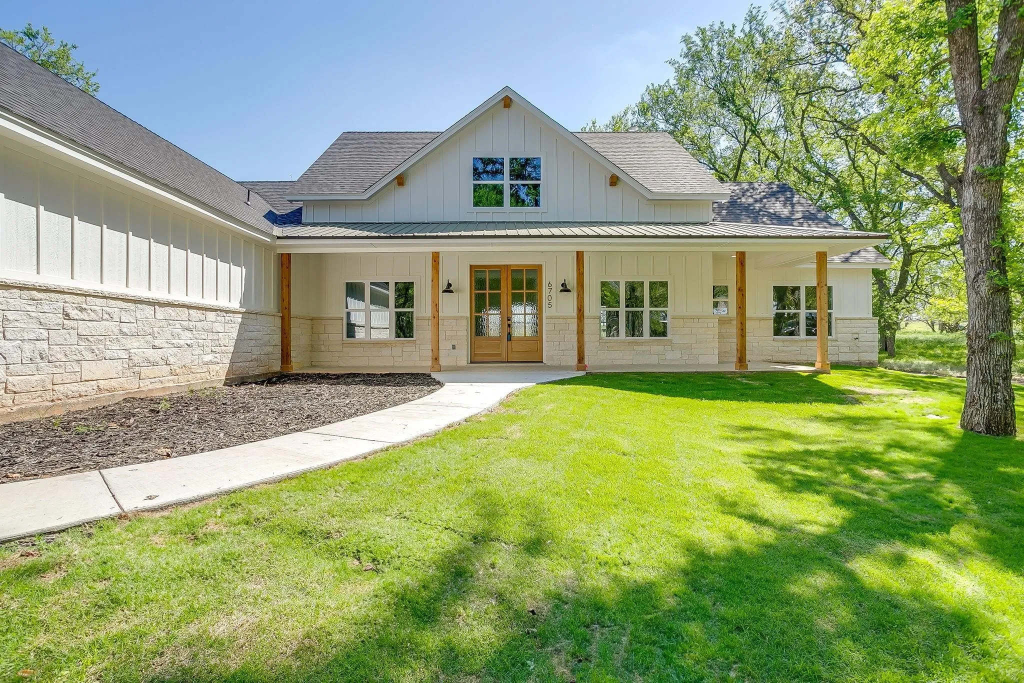Single Family Residence For Sale in Hood County , 6705 Westover Drive, Granbury, Texas 76049, 3 Bedroom, 3 Bathroom, 3 Garage spaces, 2,416 Sqft, built in 2026, mls#21337933, Real Estate Agent in Granbury, Homes For Sale in Hood county, Homes For Sale in Granbury, Realtor in Granbury Texas, Real Estate Brokerage Independent Realty Texas, Luminita Cordes Realtor
