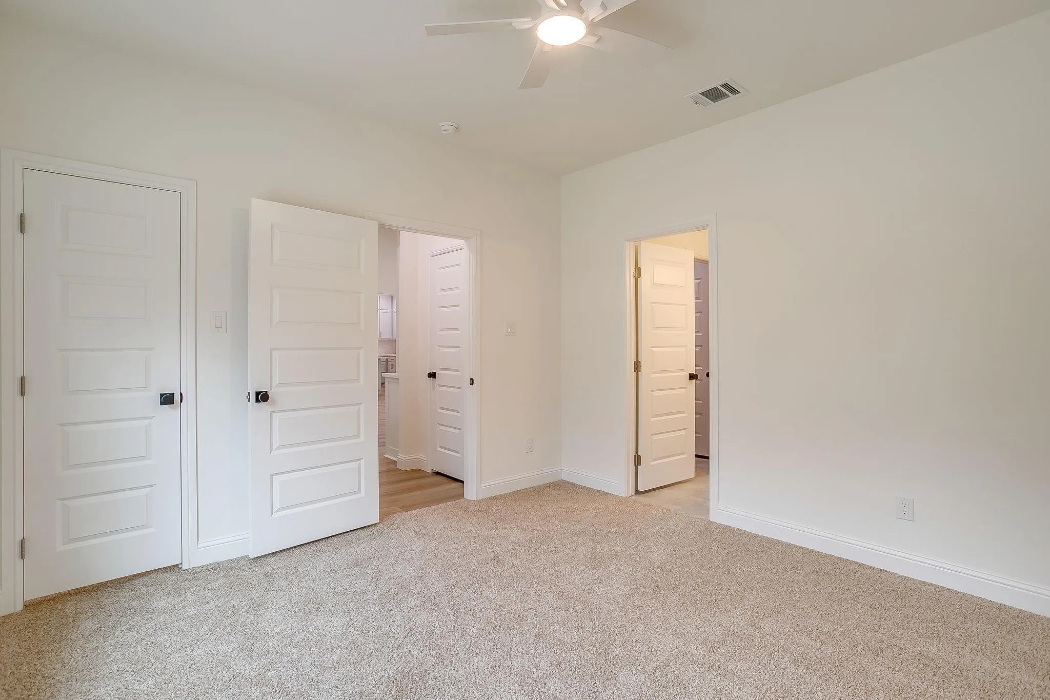 Single Family Residence For Sale in Hood County , 6705 Westover Drive, Granbury, Texas 76049, 3 Bedroom, 3 Bathroom, 3 Garage spaces, 2,416 Sqft, built in 2026, mls#21337933, Real Estate Agent in Granbury, Homes For Sale in Hood county, Homes For Sale in Granbury, Realtor in Granbury Texas, Real Estate Brokerage Independent Realty Texas, Luminita Cordes Realtor