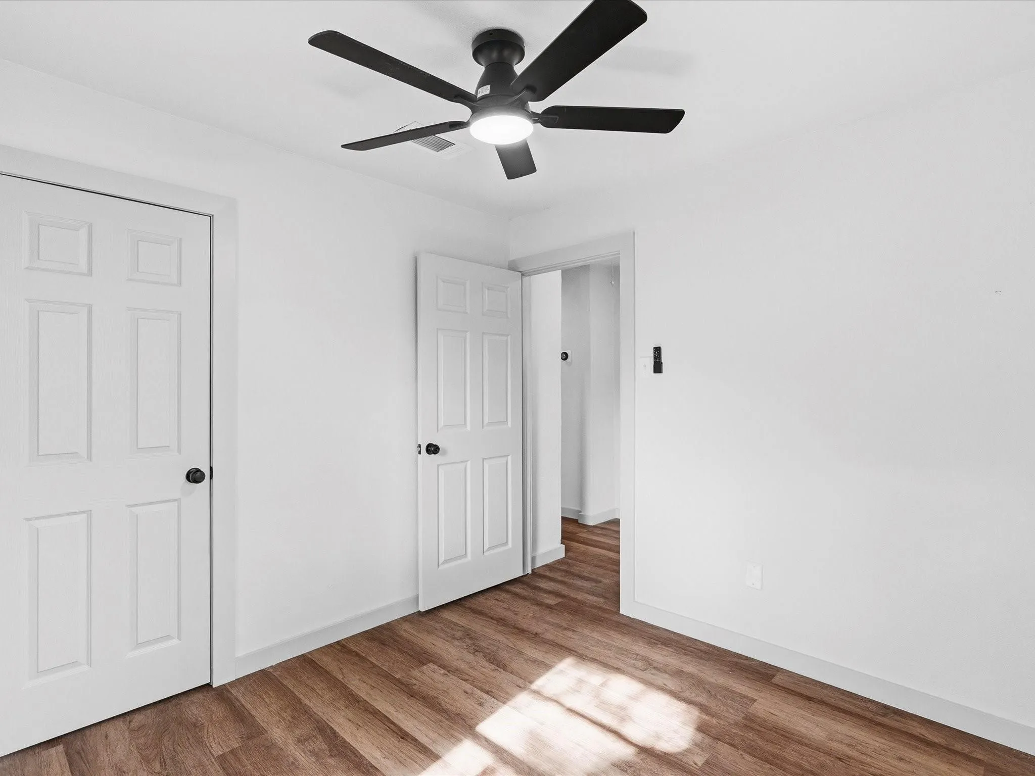 Single Family Residence For Rent in Tarrant County , 5718 Landino Street, Sansom Park, Texas 76114, 3 Bedroom, 2 Bathroom, 2 Garage spaces, 1,100 Sqft, built in 1951, mls#21337945, Real Estate Agent in Sansom Park, Homes For Rent in Tarrant county, Homes For Rent in Sansom Park, Realtor in Sansom Park Texas, Real Estate Brokerage Independent Realty Texas, Luminita Cordes Realtor