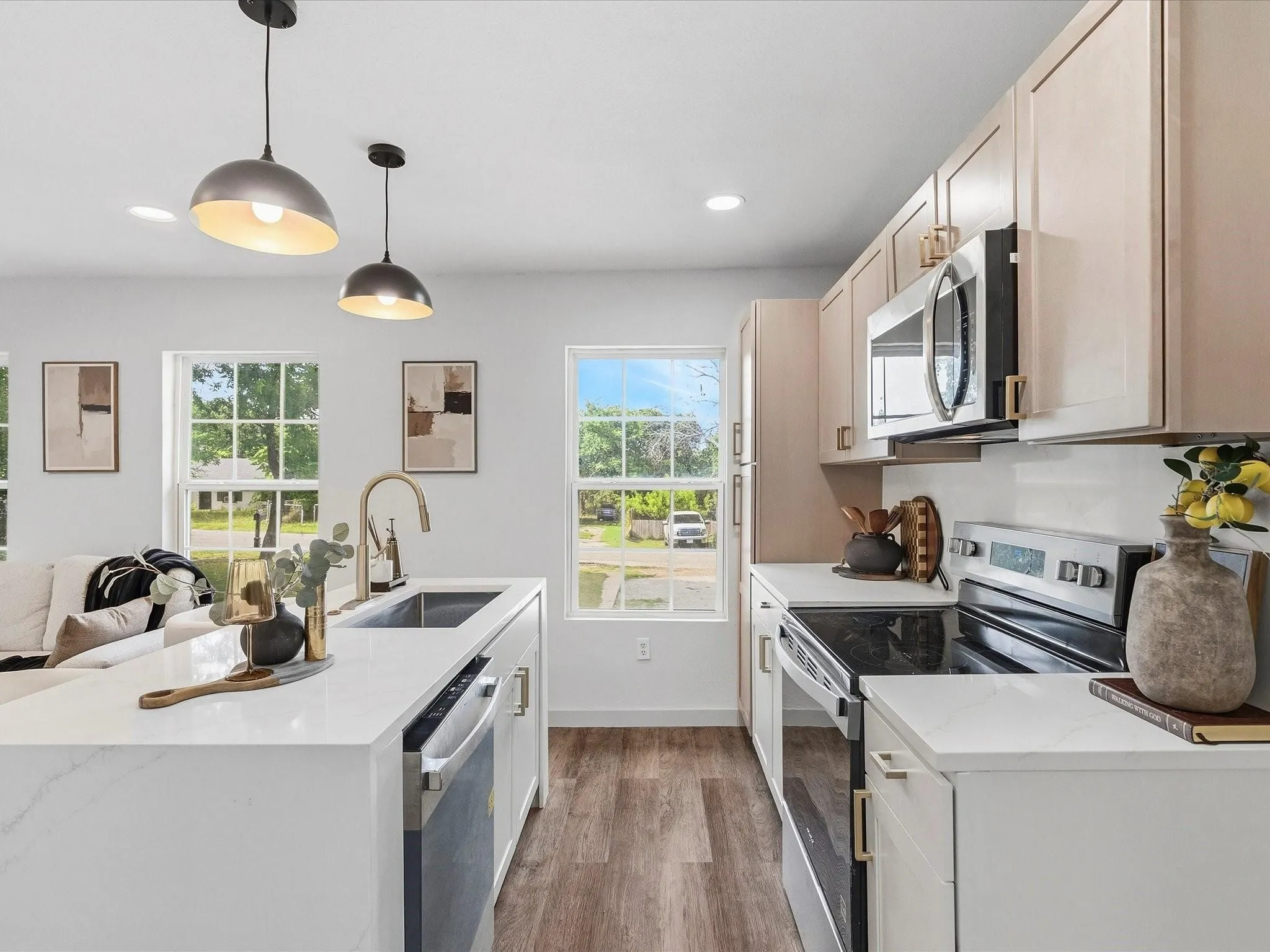 Single Family Residence For Rent in Tarrant County , 5718 Landino Street, Sansom Park, Texas 76114, 3 Bedroom, 2 Bathroom, 2 Garage spaces, 1,100 Sqft, built in 1951, mls#21337945, Real Estate Agent in Sansom Park, Homes For Rent in Tarrant county, Homes For Rent in Sansom Park, Realtor in Sansom Park Texas, Real Estate Brokerage Independent Realty Texas, Luminita Cordes Realtor
