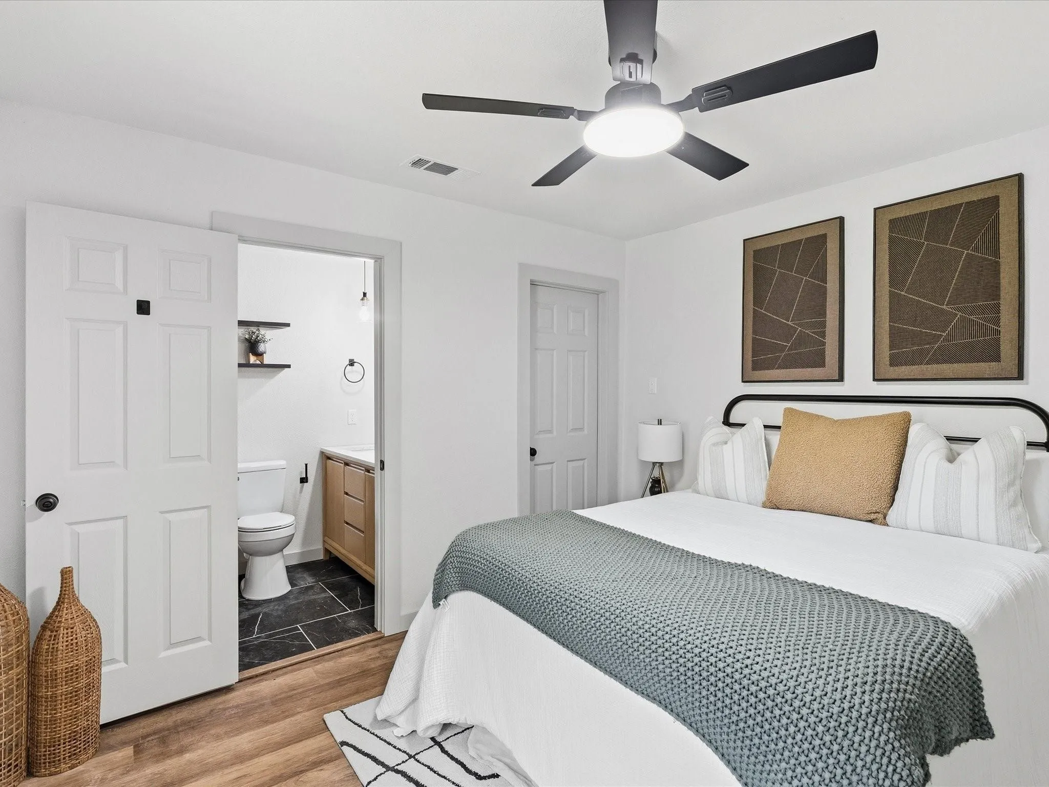 Single Family Residence For Rent in Tarrant County , 5718 Landino Street, Sansom Park, Texas 76114, 3 Bedroom, 2 Bathroom, 2 Garage spaces, 1,100 Sqft, built in 1951, mls#21337945, Real Estate Agent in Sansom Park, Homes For Rent in Tarrant county, Homes For Rent in Sansom Park, Realtor in Sansom Park Texas, Real Estate Brokerage Independent Realty Texas, Luminita Cordes Realtor