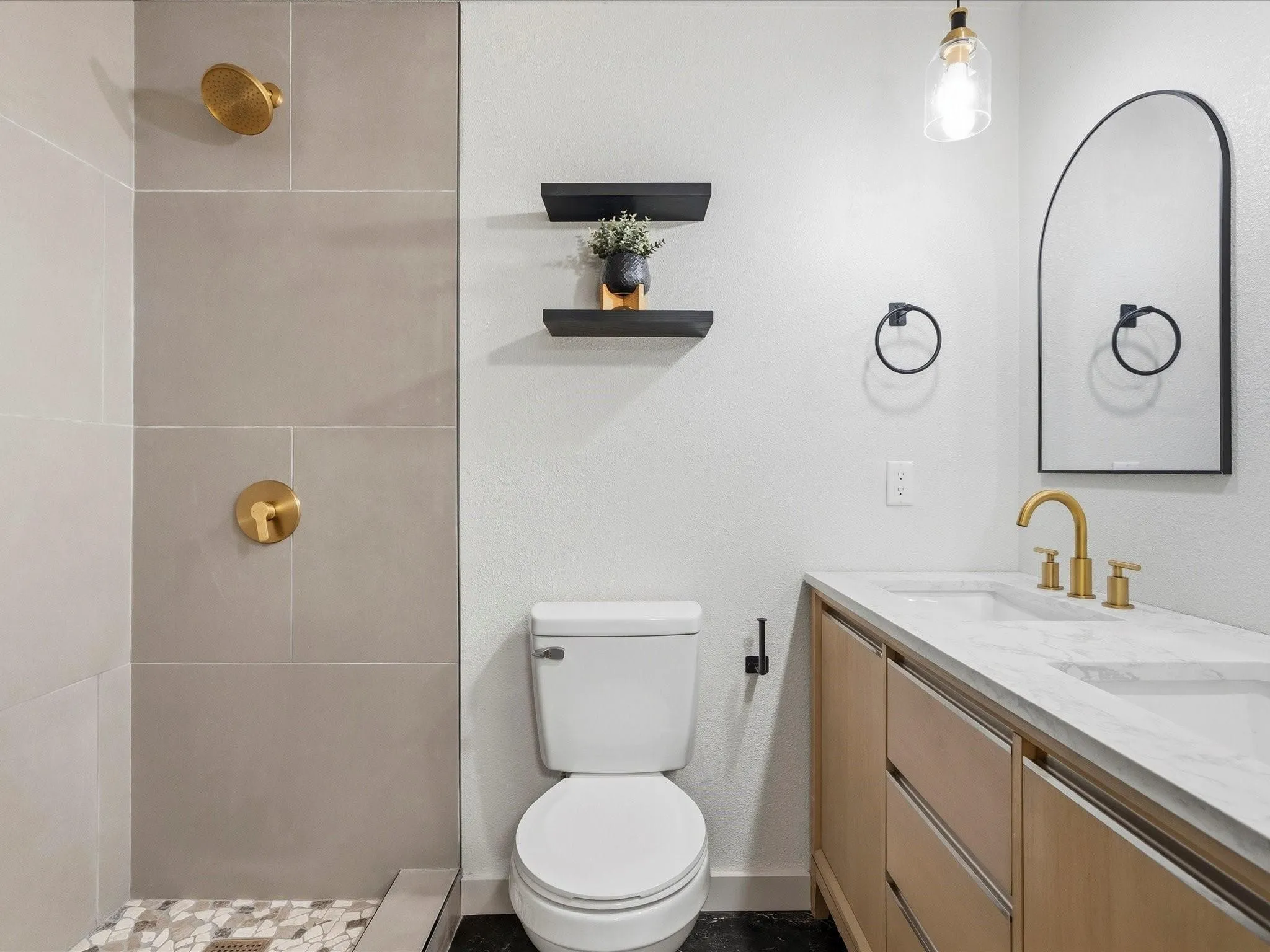 Single Family Residence For Rent in Tarrant County , 5718 Landino Street, Sansom Park, Texas 76114, 3 Bedroom, 2 Bathroom, 2 Garage spaces, 1,100 Sqft, built in 1951, mls#21337945, Real Estate Agent in Sansom Park, Homes For Rent in Tarrant county, Homes For Rent in Sansom Park, Realtor in Sansom Park Texas, Real Estate Brokerage Independent Realty Texas, Luminita Cordes Realtor