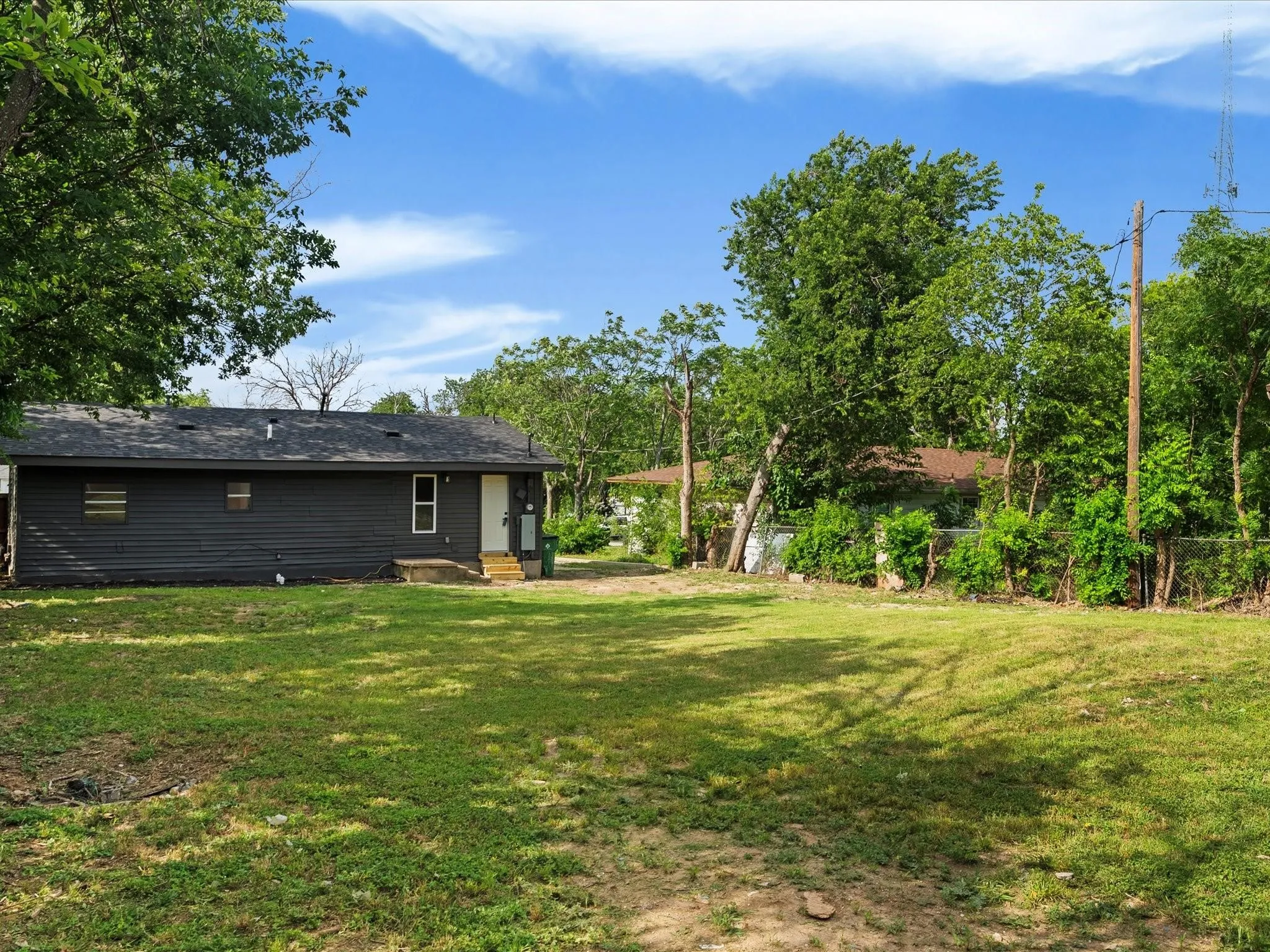 Single Family Residence For Rent in Tarrant County , 5718 Landino Street, Sansom Park, Texas 76114, 3 Bedroom, 2 Bathroom, 2 Garage spaces, 1,100 Sqft, built in 1951, mls#21337945, Real Estate Agent in Sansom Park, Homes For Rent in Tarrant county, Homes For Rent in Sansom Park, Realtor in Sansom Park Texas, Real Estate Brokerage Independent Realty Texas, Luminita Cordes Realtor