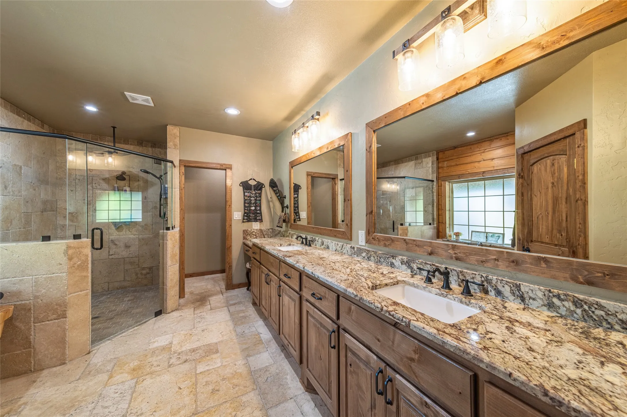 Single Family Residence For Sale in Palo Pinto County , 24087 S Fm 4, Lipan, Texas 76462, 3 Bedroom, 3 Bathroom, Garage spaces, 2,852 Sqft, built in 2022, mls#21335659, Real Estate Agent in Lipan, Homes For Sale in Palo Pinto county, Homes For Sale in Lipan, Realtor in Lipan Texas, Real Estate Brokerage Independent Realty Texas, Luminita Cordes Realtor