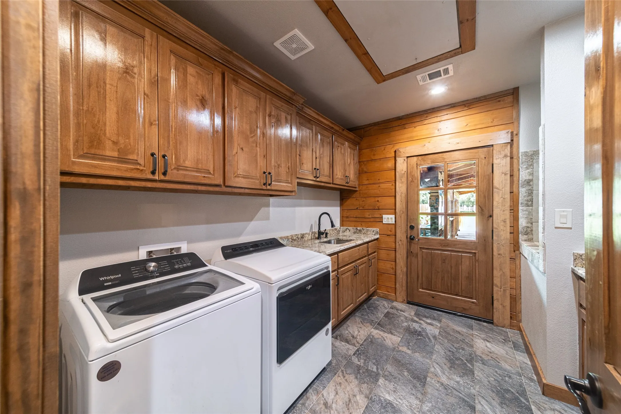 Single Family Residence For Sale in Palo Pinto County , 24087 S Fm 4, Lipan, Texas 76462, 3 Bedroom, 3 Bathroom, Garage spaces, 2,852 Sqft, built in 2022, mls#21335659, Real Estate Agent in Lipan, Homes For Sale in Palo Pinto county, Homes For Sale in Lipan, Realtor in Lipan Texas, Real Estate Brokerage Independent Realty Texas, Luminita Cordes Realtor