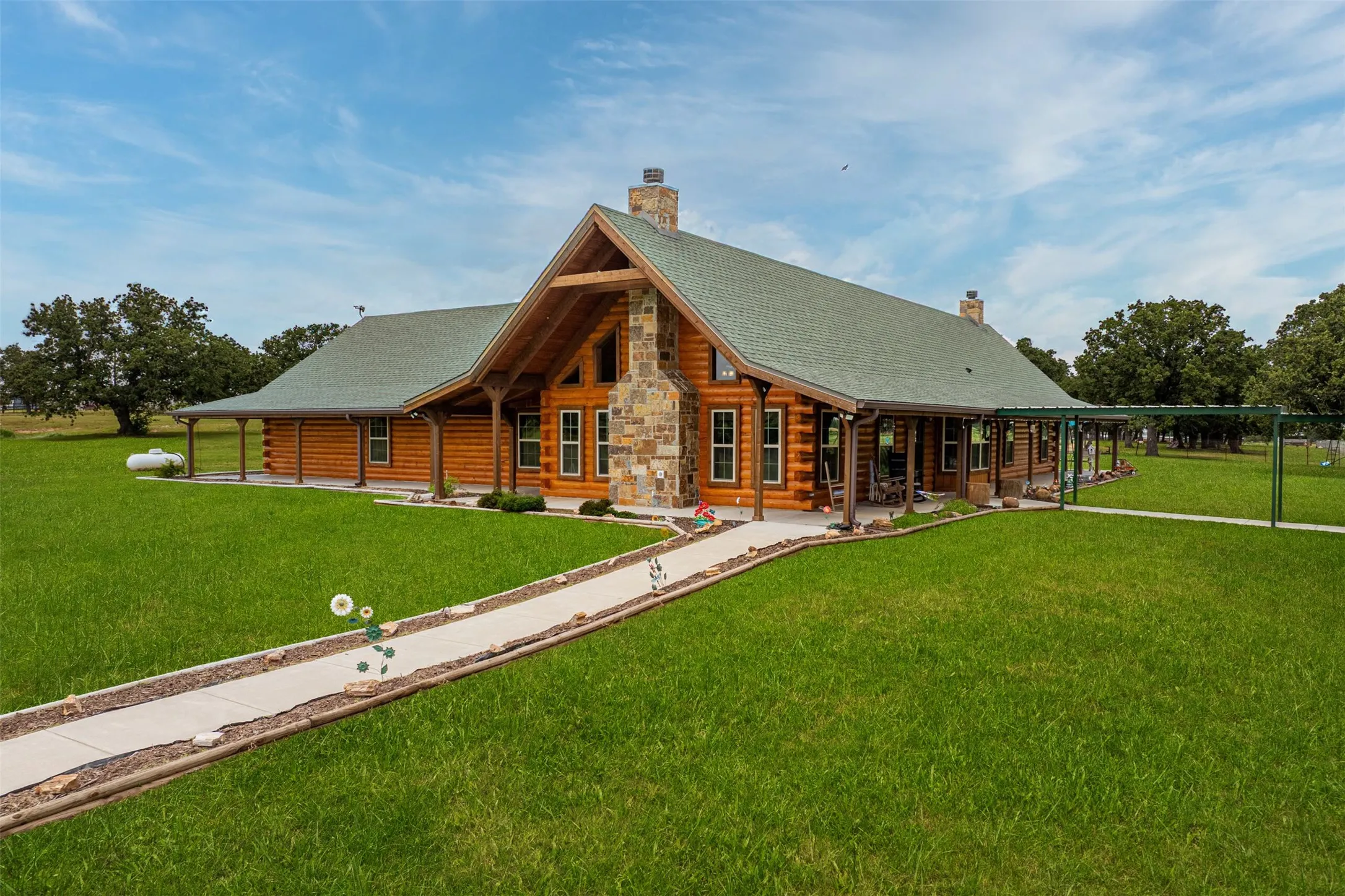 Single Family Residence For Sale in Palo Pinto County , 24087 S Fm 4, Lipan, Texas 76462, 3 Bedroom, 3 Bathroom, Garage spaces, 2,852 Sqft, built in 2022, mls#21335659, Real Estate Agent in Lipan, Homes For Sale in Palo Pinto county, Homes For Sale in Lipan, Realtor in Lipan Texas, Real Estate Brokerage Independent Realty Texas, Luminita Cordes Realtor