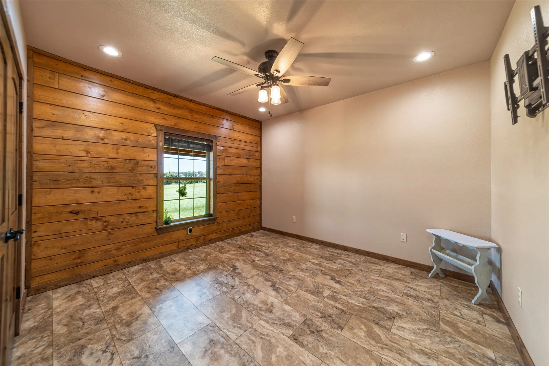 Single Family Residence For Sale in Palo Pinto County , 24087 S Fm 4, Lipan, Texas 76462, 3 Bedroom, 3 Bathroom, Garage spaces, 2,852 Sqft, built in 2022, mls#21335659, Real Estate Agent in Lipan, Homes For Sale in Palo Pinto county, Homes For Sale in Lipan, Realtor in Lipan Texas, Real Estate Brokerage Independent Realty Texas, Luminita Cordes Realtor