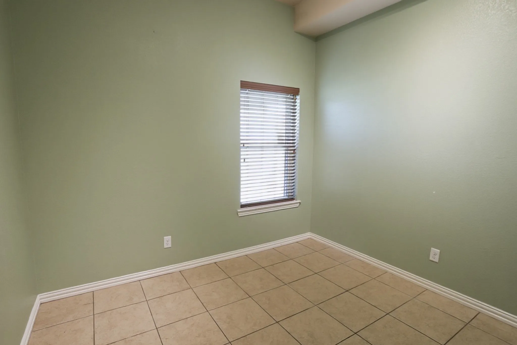 Single Family Residence For Rent in Tarrant County , 234 Bayne Road B, Haslet, Texas 76052, 3 Bedroom, 2 Bathroom, 2 Garage spaces, 1,333 Sqft, built in 2001, mls#21337958, Real Estate Agent in Haslet, Homes For Rent in Tarrant county, Homes For Rent in Haslet, Realtor in Haslet Texas, Real Estate Brokerage Independent Realty Texas, Luminita Cordes Realtor