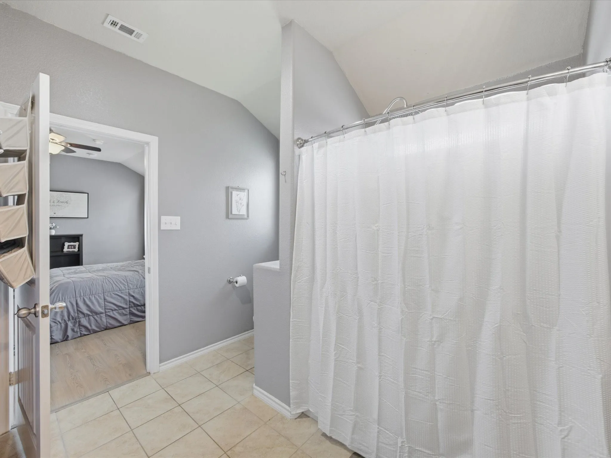 Single Family Residence For Sale in Denton County , 315 Preakness Lane, Ponder, Texas 76259, 4 Bedroom, 2 Bathroom, 2 Garage spaces, 1,773 Sqft, built in 2017, mls#21337972, Real Estate Agent in Ponder, Homes For Sale in Denton county, Homes For Sale in Ponder, Realtor in Ponder Texas, Real Estate Brokerage Independent Realty Texas, Luminita Cordes Realtor