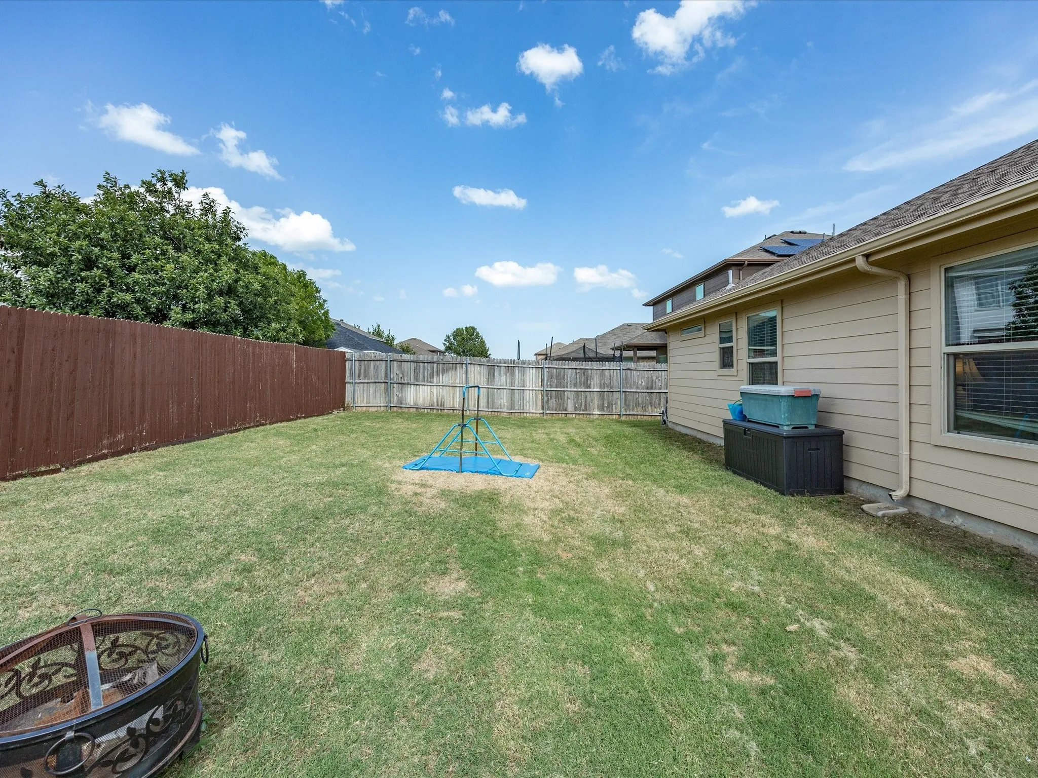 Single Family Residence For Sale in Denton County , 315 Preakness Lane, Ponder, Texas 76259, 4 Bedroom, 2 Bathroom, 2 Garage spaces, 1,773 Sqft, built in 2017, mls#21337972, Real Estate Agent in Ponder, Homes For Sale in Denton county, Homes For Sale in Ponder, Realtor in Ponder Texas, Real Estate Brokerage Independent Realty Texas, Luminita Cordes Realtor