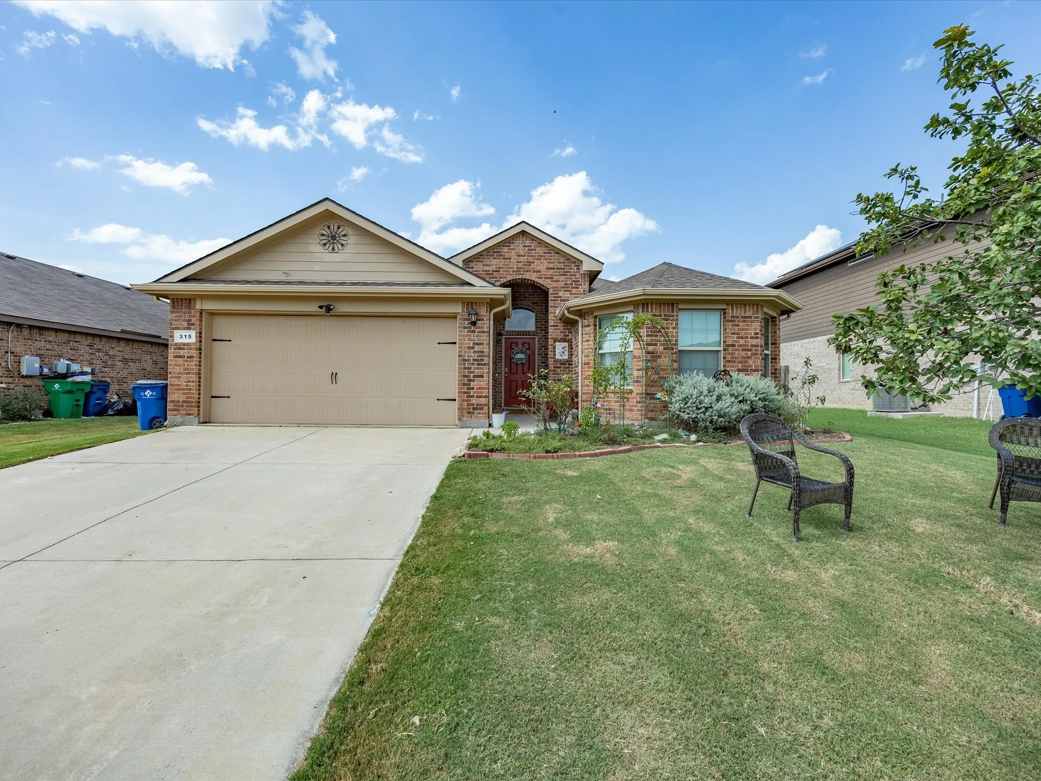 Single Family Residence For Sale in Denton County , 315 Preakness Lane, Ponder, Texas 76259, 4 Bedroom, 2 Bathroom, 2 Garage spaces, 1,773 Sqft, built in 2017, mls#21337972, Real Estate Agent in Ponder, Homes For Sale in Denton county, Homes For Sale in Ponder, Realtor in Ponder Texas, Real Estate Brokerage Independent Realty Texas, Luminita Cordes Realtor