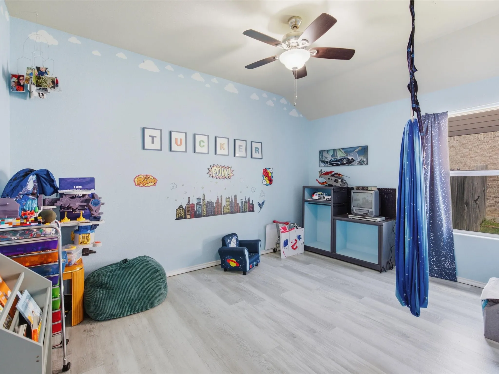Bonus or game room