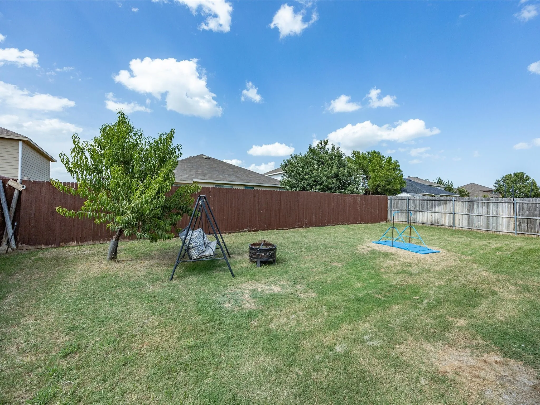 Single Family Residence For Sale in Denton County , 315 Preakness Lane, Ponder, Texas 76259, 4 Bedroom, 2 Bathroom, 2 Garage spaces, 1,773 Sqft, built in 2017, mls#21337972, Real Estate Agent in Ponder, Homes For Sale in Denton county, Homes For Sale in Ponder, Realtor in Ponder Texas, Real Estate Brokerage Independent Realty Texas, Luminita Cordes Realtor