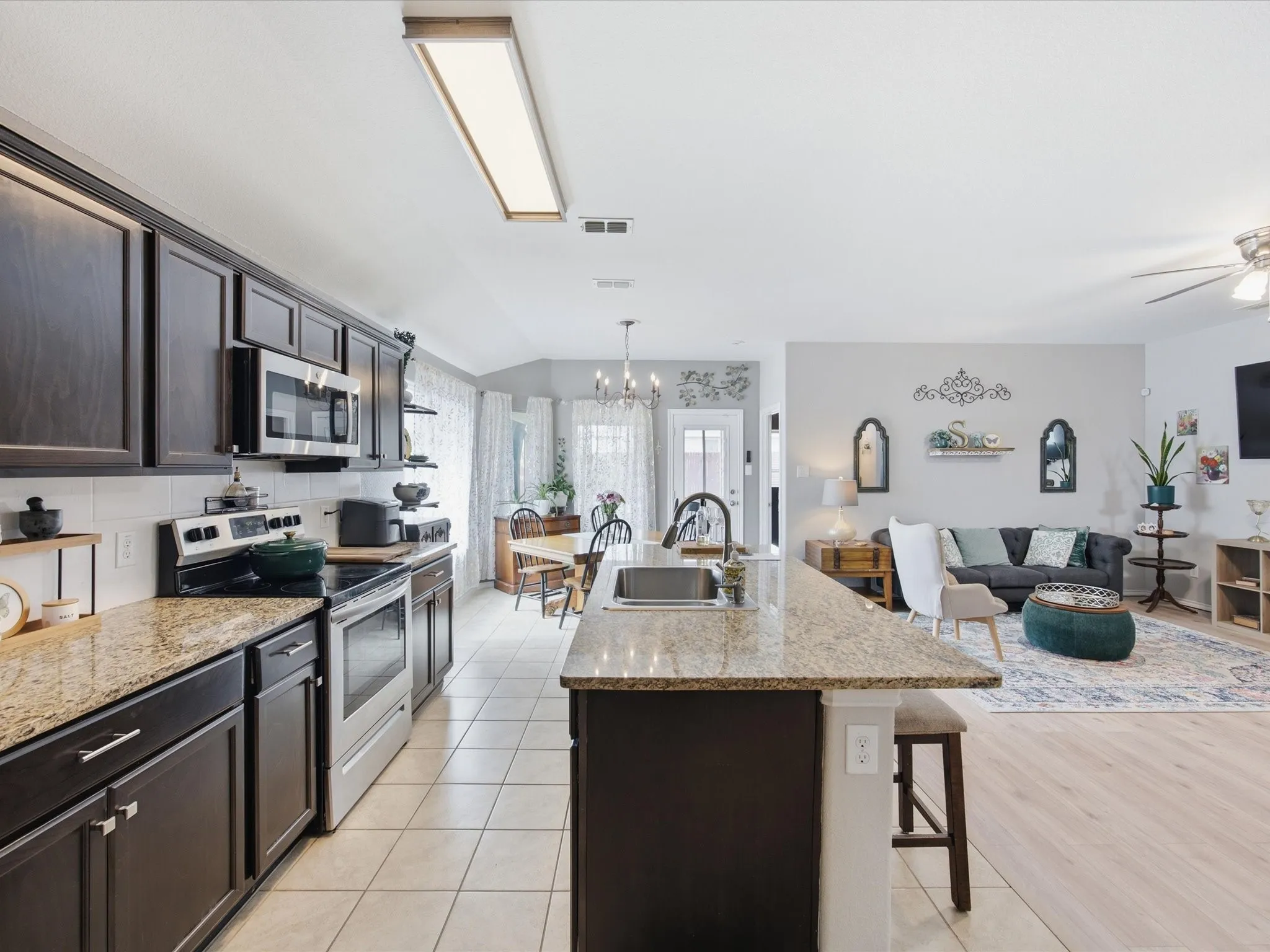 Single Family Residence For Sale in Denton County , 315 Preakness Lane, Ponder, Texas 76259, 4 Bedroom, 2 Bathroom, 2 Garage spaces, 1,773 Sqft, built in 2017, mls#21337972, Real Estate Agent in Ponder, Homes For Sale in Denton county, Homes For Sale in Ponder, Realtor in Ponder Texas, Real Estate Brokerage Independent Realty Texas, Luminita Cordes Realtor