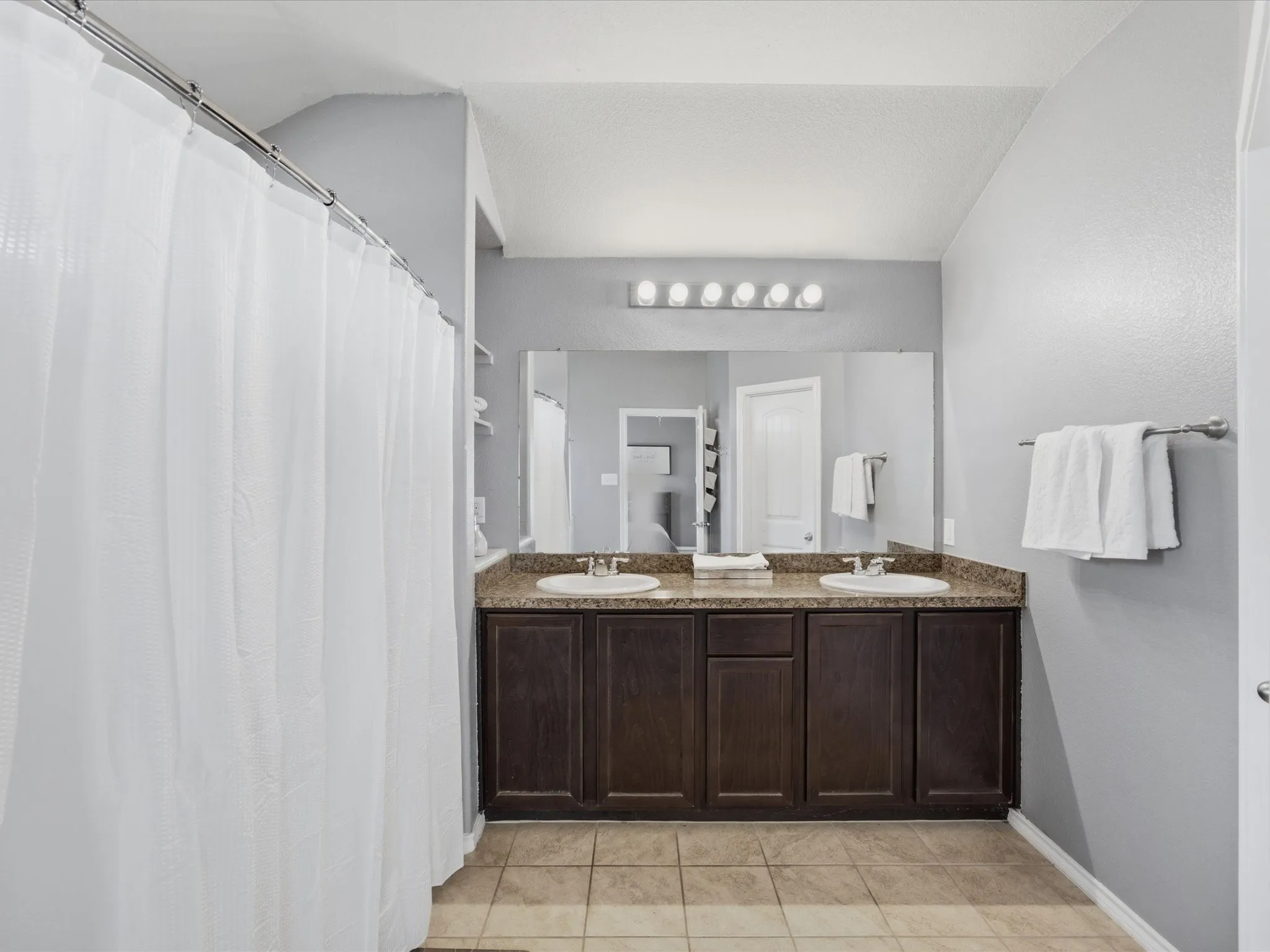 Single Family Residence For Sale in Denton County , 315 Preakness Lane, Ponder, Texas 76259, 4 Bedroom, 2 Bathroom, 2 Garage spaces, 1,773 Sqft, built in 2017, mls#21337972, Real Estate Agent in Ponder, Homes For Sale in Denton county, Homes For Sale in Ponder, Realtor in Ponder Texas, Real Estate Brokerage Independent Realty Texas, Luminita Cordes Realtor