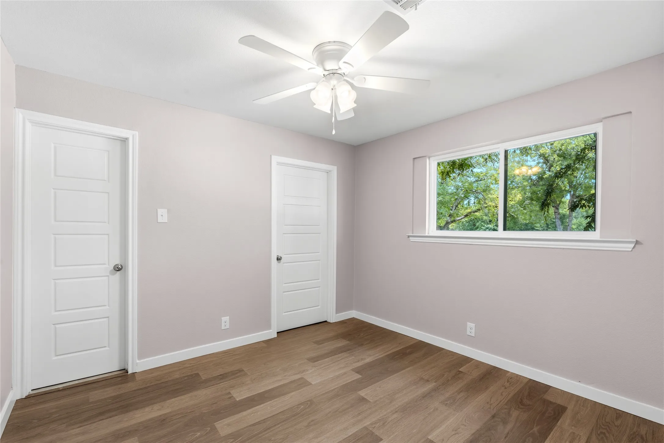 Single Family Residence For Sale in Dallas County , 702 Austrian Road, Grand Prairie, Texas 75050, 3 Bedroom, 2 Bathroom, Garage spaces, 2,233 Sqft, built in 1960, mls#21337381, Real Estate Agent in Grand Prairie, Homes For Sale in Dallas county, Homes For Sale in Grand Prairie, Realtor in Grand Prairie Texas, Real Estate Brokerage Independent Realty Texas, Luminita Cordes Realtor