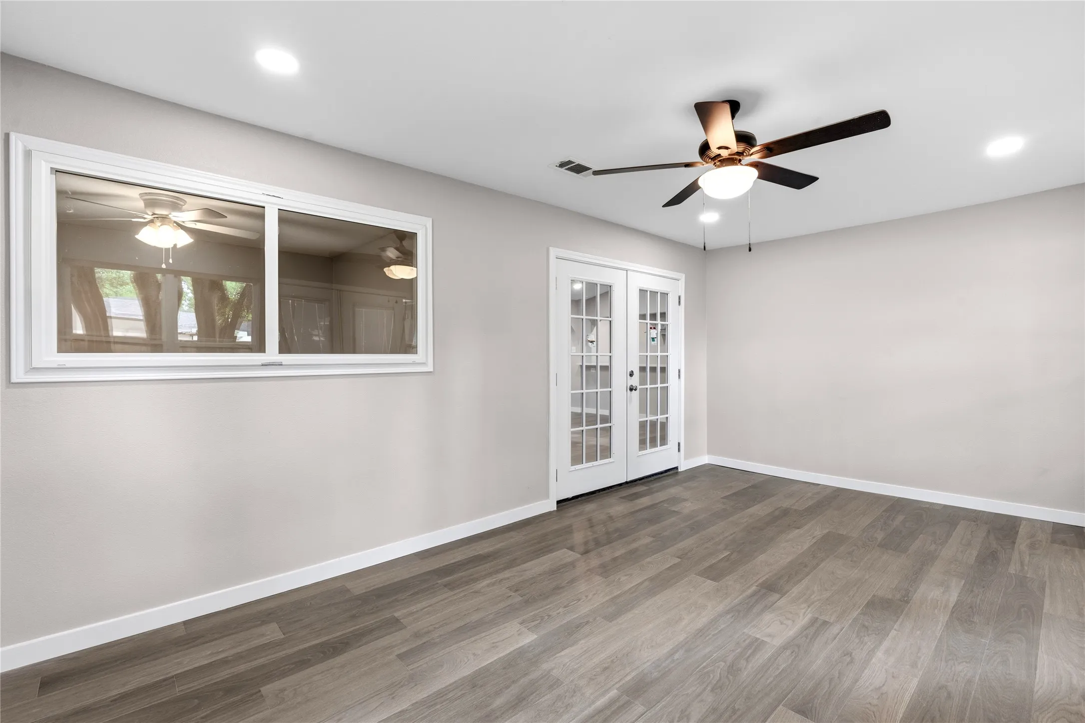 Single Family Residence For Sale in Dallas County , 702 Austrian Road, Grand Prairie, Texas 75050, 3 Bedroom, 2 Bathroom, Garage spaces, 2,233 Sqft, built in 1960, mls#21337381, Real Estate Agent in Grand Prairie, Homes For Sale in Dallas county, Homes For Sale in Grand Prairie, Realtor in Grand Prairie Texas, Real Estate Brokerage Independent Realty Texas, Luminita Cordes Realtor