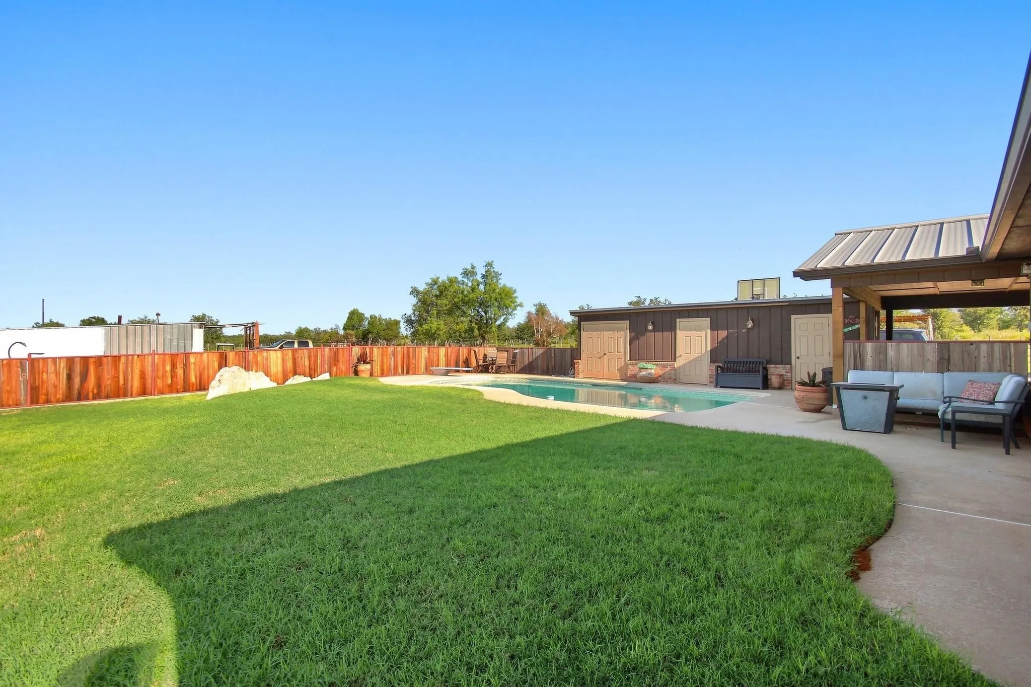 Single Family Residence For Sale in Taylor County , 5609 Fm 126, Merkel, Texas 79536, 3 Bedroom, 2 Bathroom, Garage spaces, 1,836 Sqft, built in 1982, mls#21337924, Real Estate Agent in Merkel, Homes For Sale in Taylor county, Homes For Sale in Merkel, Realtor in Merkel Texas, Real Estate Brokerage Independent Realty Texas, Luminita Cordes Realtor