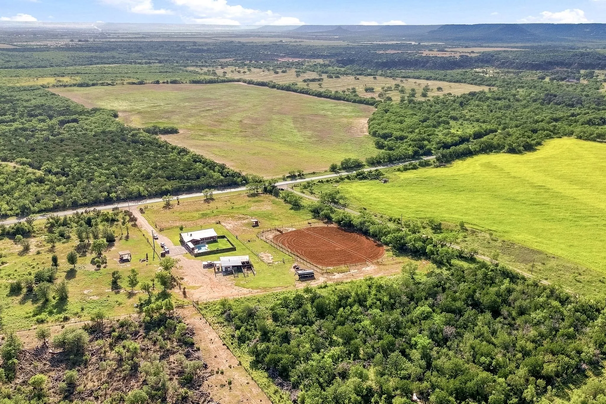 Single Family Residence For Sale in Taylor County , 5609 Fm 126, Merkel, Texas 79536, 3 Bedroom, 2 Bathroom, Garage spaces, 1,836 Sqft, built in 1982, mls#21337924, Real Estate Agent in Merkel, Homes For Sale in Taylor county, Homes For Sale in Merkel, Realtor in Merkel Texas, Real Estate Brokerage Independent Realty Texas, Luminita Cordes Realtor
