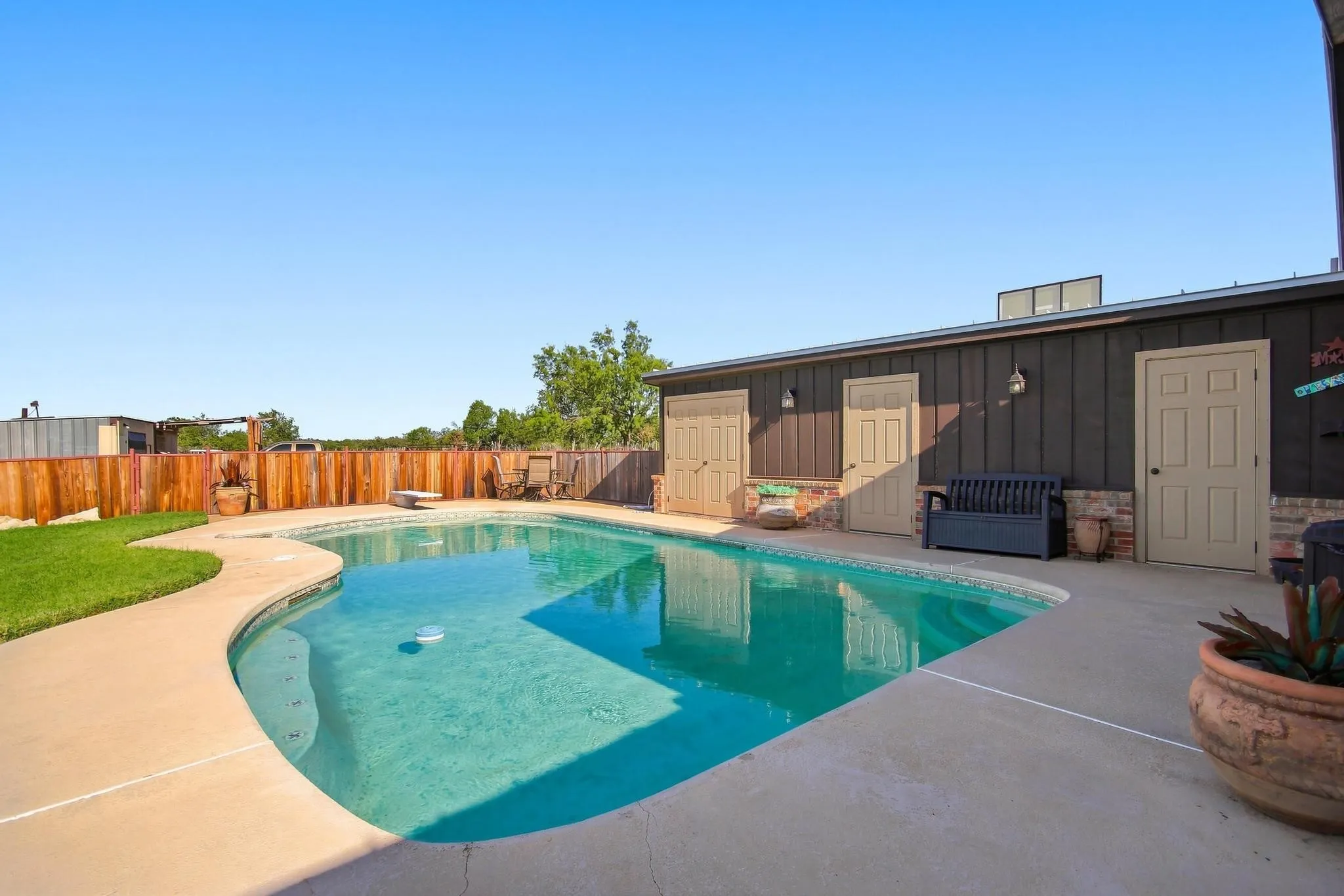 Single Family Residence For Sale in Taylor County , 5609 Fm 126, Merkel, Texas 79536, 3 Bedroom, 2 Bathroom, Garage spaces, 1,836 Sqft, built in 1982, mls#21337924, Real Estate Agent in Merkel, Homes For Sale in Taylor county, Homes For Sale in Merkel, Realtor in Merkel Texas, Real Estate Brokerage Independent Realty Texas, Luminita Cordes Realtor
