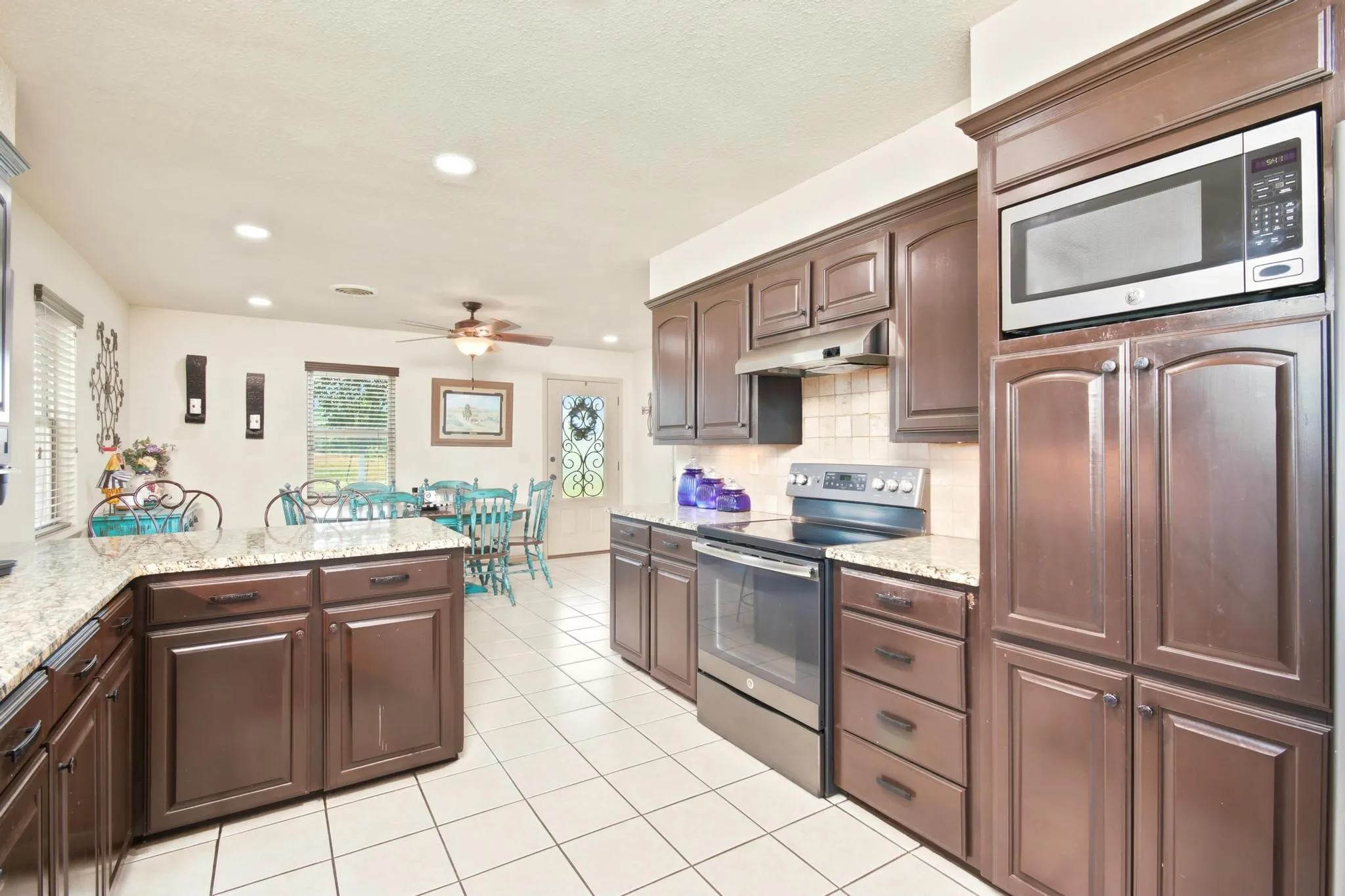 Single Family Residence For Sale in Taylor County , 5609 Fm 126, Merkel, Texas 79536, 3 Bedroom, 2 Bathroom, Garage spaces, 1,836 Sqft, built in 1982, mls#21337924, Real Estate Agent in Merkel, Homes For Sale in Taylor county, Homes For Sale in Merkel, Realtor in Merkel Texas, Real Estate Brokerage Independent Realty Texas, Luminita Cordes Realtor