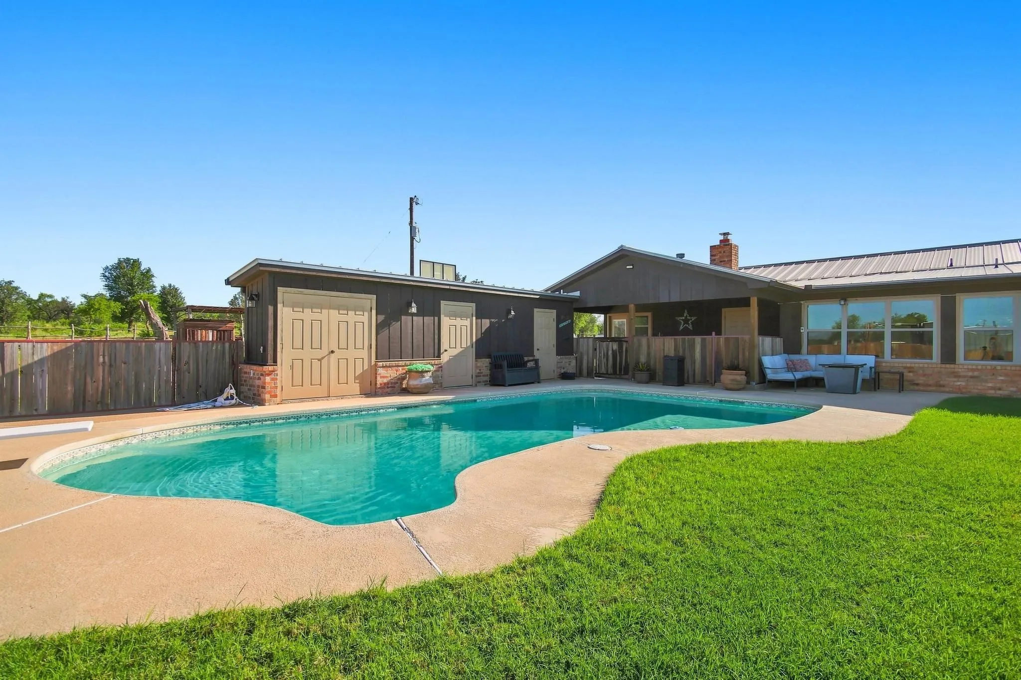Single Family Residence For Sale in Taylor County , 5609 Fm 126, Merkel, Texas 79536, 3 Bedroom, 2 Bathroom, Garage spaces, 1,836 Sqft, built in 1982, mls#21337924, Real Estate Agent in Merkel, Homes For Sale in Taylor county, Homes For Sale in Merkel, Realtor in Merkel Texas, Real Estate Brokerage Independent Realty Texas, Luminita Cordes Realtor