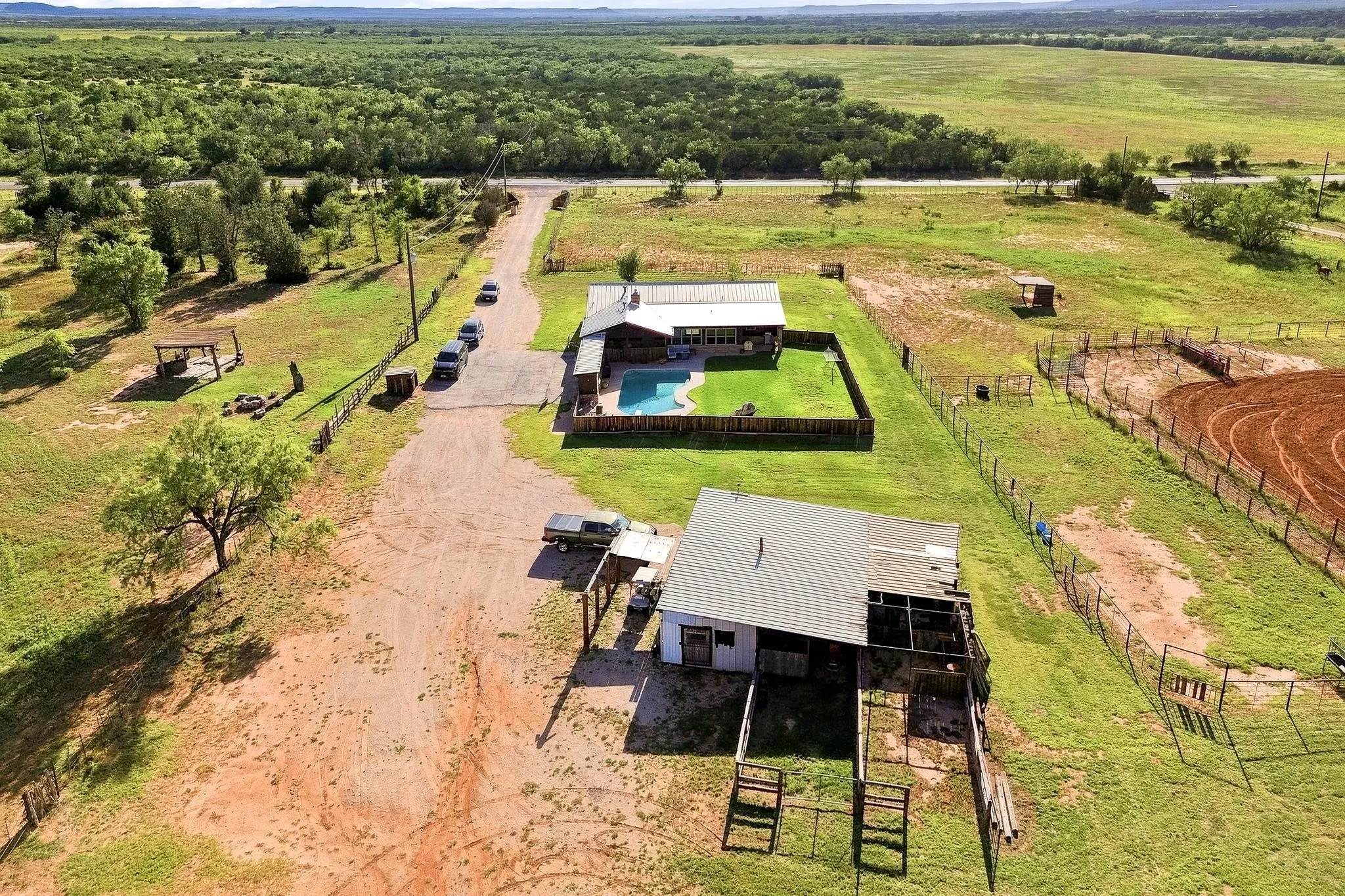 Single Family Residence For Sale in Taylor County , 5609 Fm 126, Merkel, Texas 79536, 3 Bedroom, 2 Bathroom, Garage spaces, 1,836 Sqft, built in 1982, mls#21337924, Real Estate Agent in Merkel, Homes For Sale in Taylor county, Homes For Sale in Merkel, Realtor in Merkel Texas, Real Estate Brokerage Independent Realty Texas, Luminita Cordes Realtor