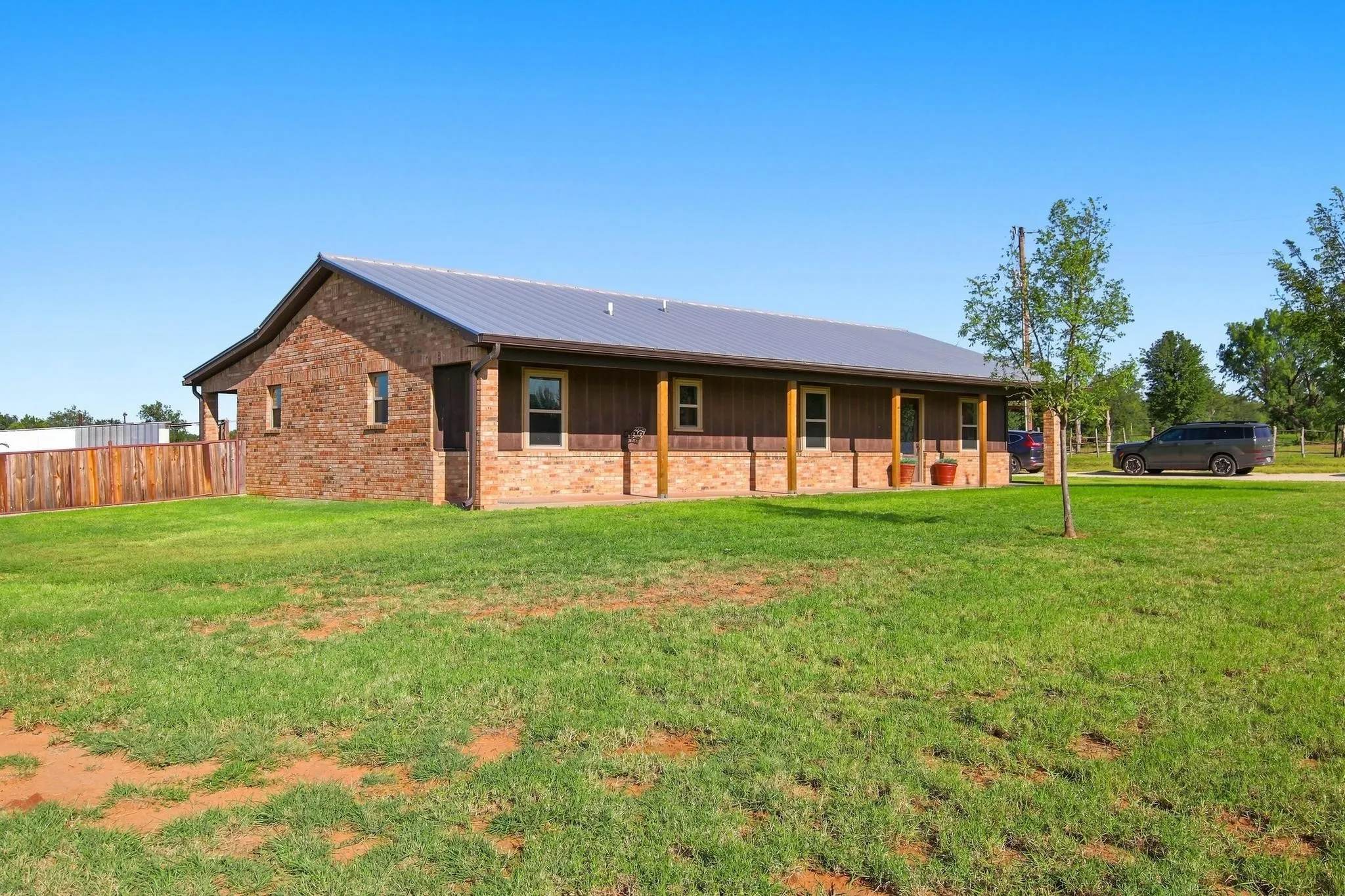Single Family Residence For Sale in Taylor County , 5609 Fm 126, Merkel, Texas 79536, 3 Bedroom, 2 Bathroom, Garage spaces, 1,836 Sqft, built in 1982, mls#21337924, Real Estate Agent in Merkel, Homes For Sale in Taylor county, Homes For Sale in Merkel, Realtor in Merkel Texas, Real Estate Brokerage Independent Realty Texas, Luminita Cordes Realtor