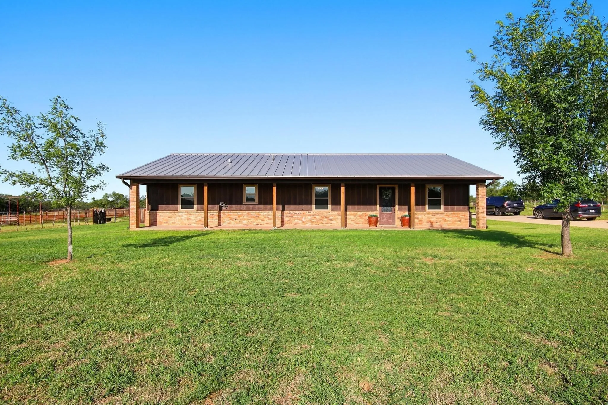 Single Family Residence For Sale in Taylor County , 5609 Fm 126, Merkel, Texas 79536, 3 Bedroom, 2 Bathroom, Garage spaces, 1,836 Sqft, built in 1982, mls#21337924, Real Estate Agent in Merkel, Homes For Sale in Taylor county, Homes For Sale in Merkel, Realtor in Merkel Texas, Real Estate Brokerage Independent Realty Texas, Luminita Cordes Realtor