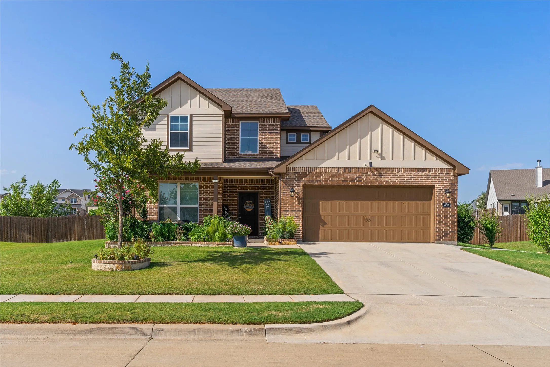 Single Family Residence For Sale in Parker County , 832 Feather Edge Drive, Springtown, Texas 76082, 4 Bedroom, 3 Bathroom, 2 Garage spaces, 2,675 Sqft, built in 2022, mls#21337969, Real Estate Agent in Springtown, Homes For Sale in Parker county, Homes For Sale in Springtown, Realtor in Springtown Texas, Real Estate Brokerage Independent Realty Texas, Luminita Cordes Realtor