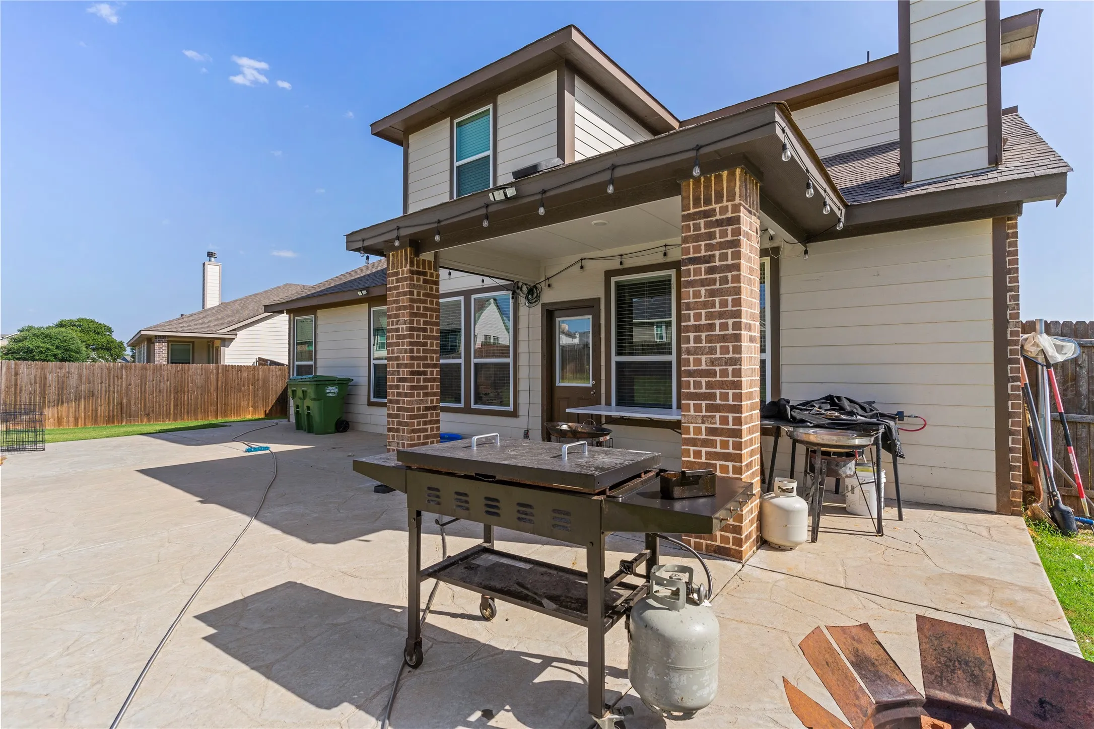 Single Family Residence For Sale in Parker County , 832 Feather Edge Drive, Springtown, Texas 76082, 4 Bedroom, 3 Bathroom, 2 Garage spaces, 2,675 Sqft, built in 2022, mls#21337969, Real Estate Agent in Springtown, Homes For Sale in Parker county, Homes For Sale in Springtown, Realtor in Springtown Texas, Real Estate Brokerage Independent Realty Texas, Luminita Cordes Realtor
