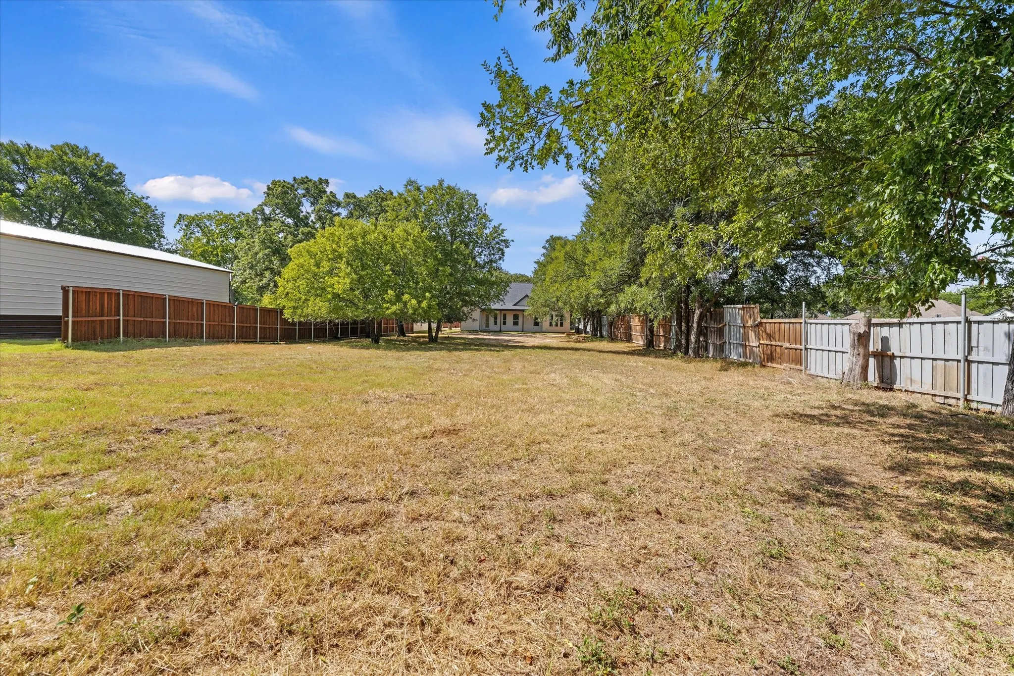 Single Family Residence For Sale in Tarrant County , 605 N Stewart Street, Azle, Texas 76020, 4 Bedroom, 2 Bathroom, 2 Garage spaces, 1,863 Sqft, built in 2026, mls#21337976, Real Estate Agent in Azle, Homes For Sale in Tarrant county, Homes For Sale in Azle, Realtor in Azle Texas, Real Estate Brokerage Independent Realty Texas, Luminita Cordes Realtor