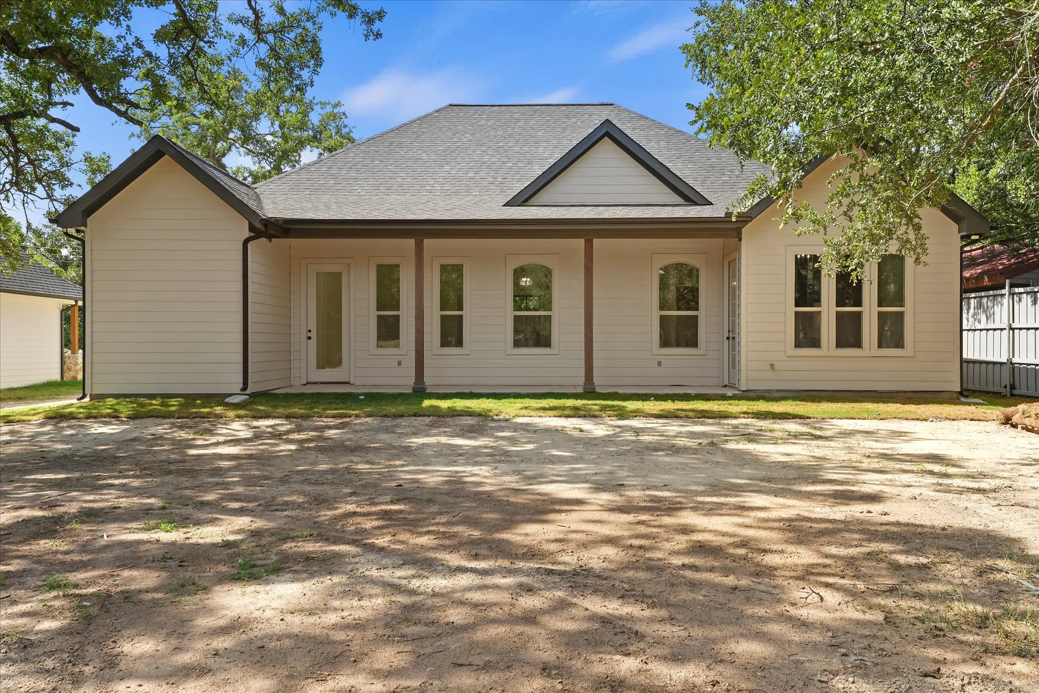 Single Family Residence For Sale in Tarrant County , 605 N Stewart Street, Azle, Texas 76020, 4 Bedroom, 2 Bathroom, 2 Garage spaces, 1,863 Sqft, built in 2026, mls#21337976, Real Estate Agent in Azle, Homes For Sale in Tarrant county, Homes For Sale in Azle, Realtor in Azle Texas, Real Estate Brokerage Independent Realty Texas, Luminita Cordes Realtor