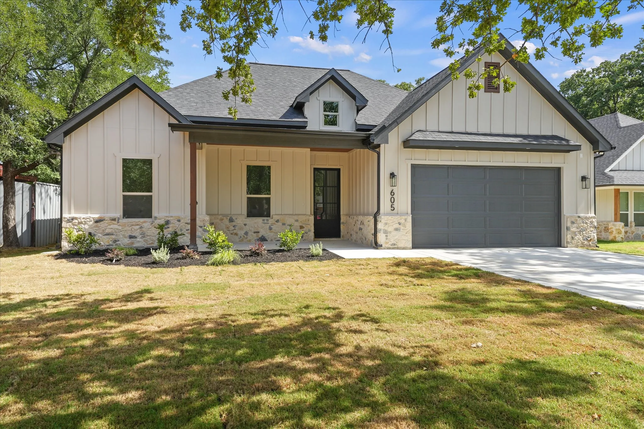 Single Family Residence For Sale in Tarrant County , 605 N Stewart Street, Azle, Texas 76020, 4 Bedroom, 2 Bathroom, 2 Garage spaces, 1,863 Sqft, built in 2026, mls#21337976, Real Estate Agent in Azle, Homes For Sale in Tarrant county, Homes For Sale in Azle, Realtor in Azle Texas, Real Estate Brokerage Independent Realty Texas, Luminita Cordes Realtor