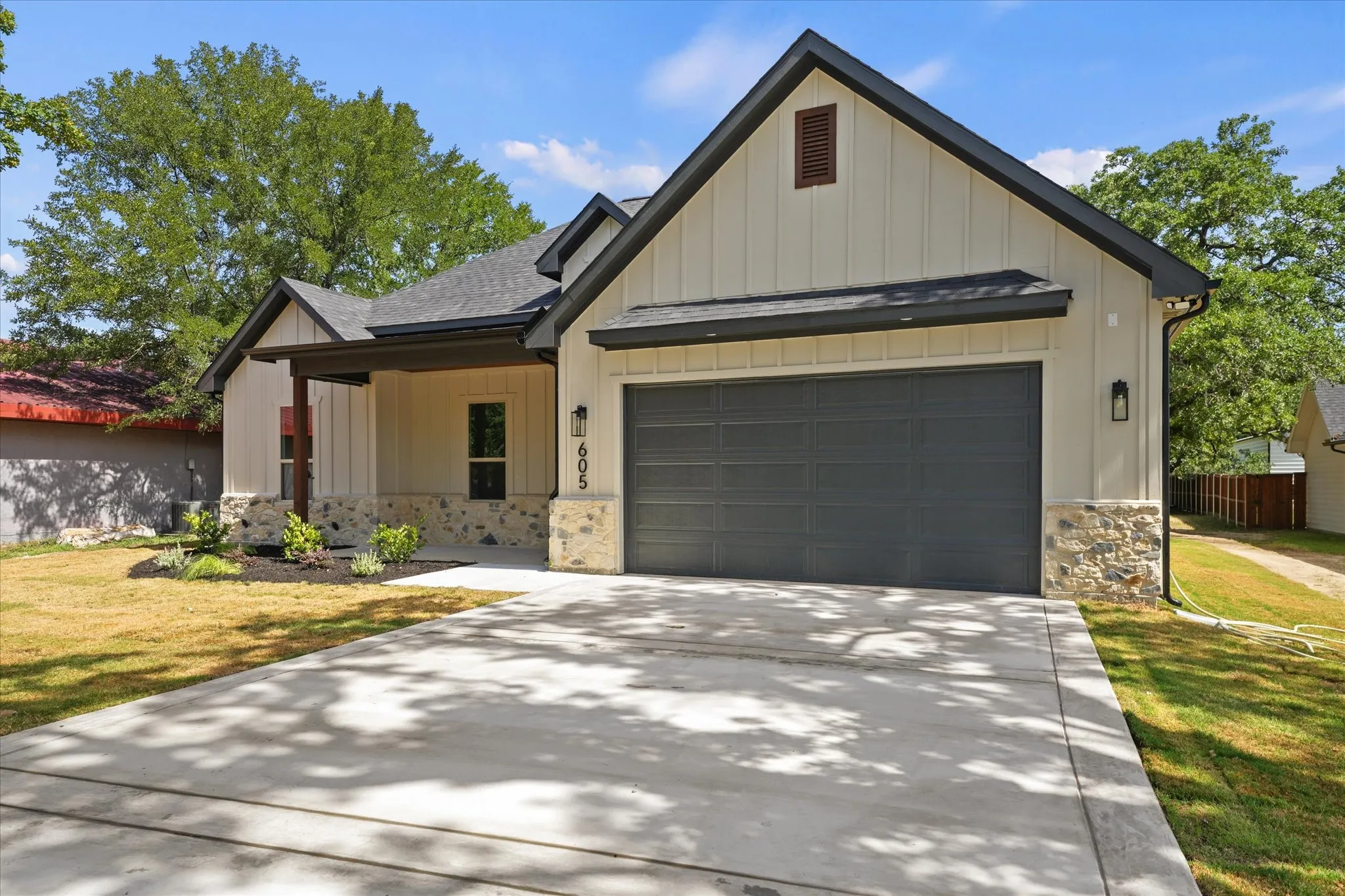 Single Family Residence For Sale in Tarrant County , 605 N Stewart Street, Azle, Texas 76020, 4 Bedroom, 2 Bathroom, 2 Garage spaces, 1,863 Sqft, built in 2026, mls#21337976, Real Estate Agent in Azle, Homes For Sale in Tarrant county, Homes For Sale in Azle, Realtor in Azle Texas, Real Estate Brokerage Independent Realty Texas, Luminita Cordes Realtor