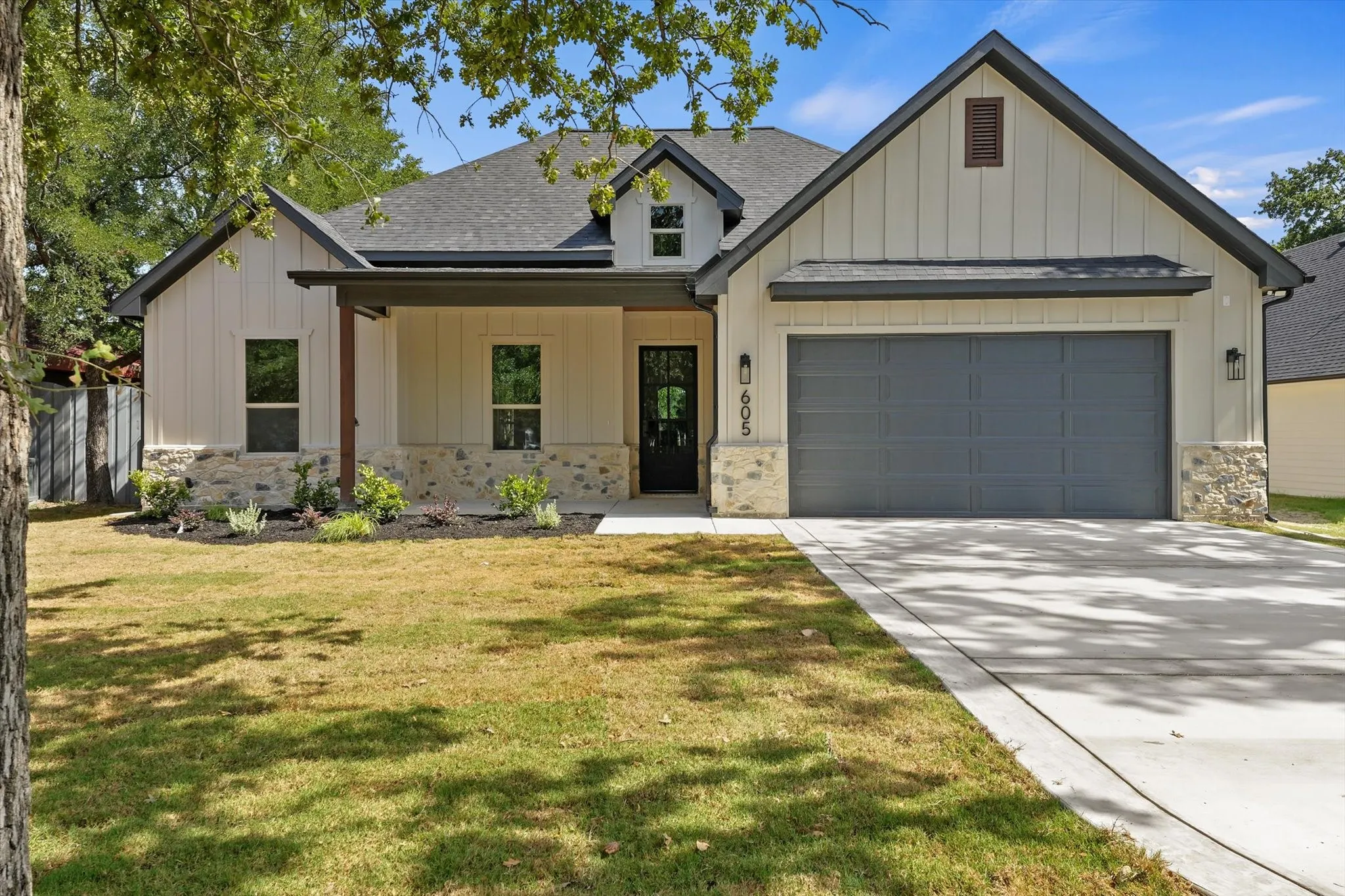 Single Family Residence For Sale in Tarrant County , 605 N Stewart Street, Azle, Texas 76020, 4 Bedroom, 2 Bathroom, 2 Garage spaces, 1,863 Sqft, built in 2026, mls#21337976, Real Estate Agent in Azle, Homes For Sale in Tarrant county, Homes For Sale in Azle, Realtor in Azle Texas, Real Estate Brokerage Independent Realty Texas, Luminita Cordes Realtor
