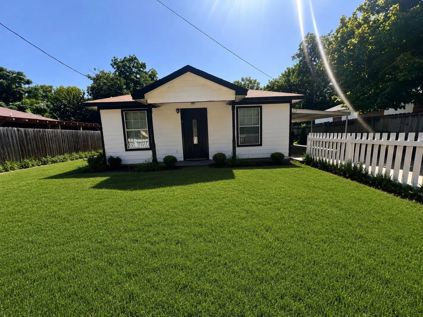 Single Family Residence For Sale in Johnson County , 312 N Wood Street, Cleburne, Texas 76033, 4 Bedroom, 2 Bathroom, Garage spaces, 1,300 Sqft, built in 1992, mls#21337981, Real Estate Agent in Cleburne, Homes For Sale in Johnson county, Homes For Sale in Cleburne, Realtor in Cleburne Texas, Real Estate Brokerage Independent Realty Texas, Luminita Cordes Realtor