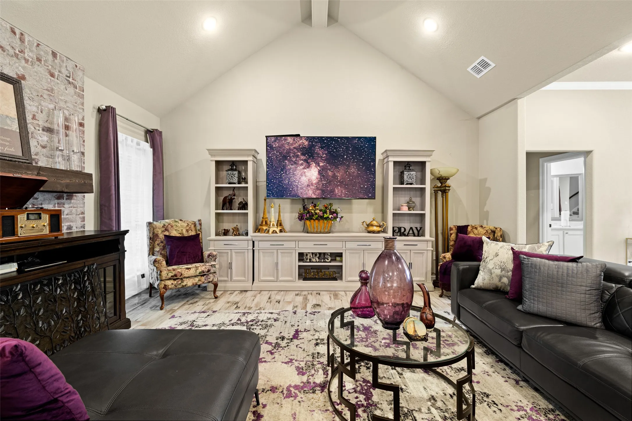 Single Family Residence For Sale in Panola County , 168 Stonegate, Carthage, Texas 75633, 4 Bedroom, 4 Bathroom, 2 Garage spaces, 2,712 Sqft, built in 2022, mls#21337961, Real Estate Agent in Carthage, Homes For Sale in Panola county, Homes For Sale in Carthage, Realtor in Carthage Texas, Real Estate Brokerage Independent Realty Texas, Luminita Cordes Realtor
