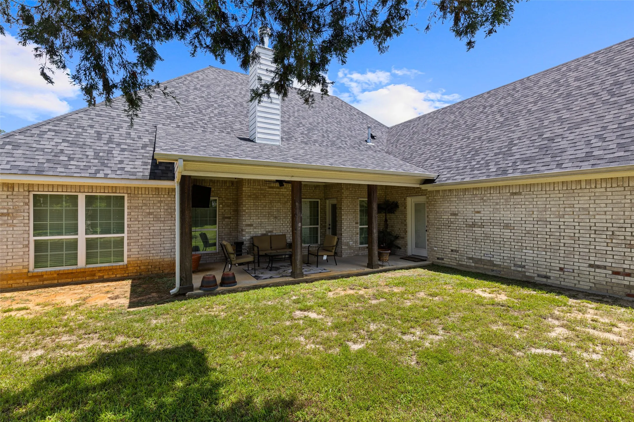 Single Family Residence For Sale in Panola County , 168 Stonegate, Carthage, Texas 75633, 4 Bedroom, 4 Bathroom, 2 Garage spaces, 2,712 Sqft, built in 2022, mls#21337961, Real Estate Agent in Carthage, Homes For Sale in Panola county, Homes For Sale in Carthage, Realtor in Carthage Texas, Real Estate Brokerage Independent Realty Texas, Luminita Cordes Realtor