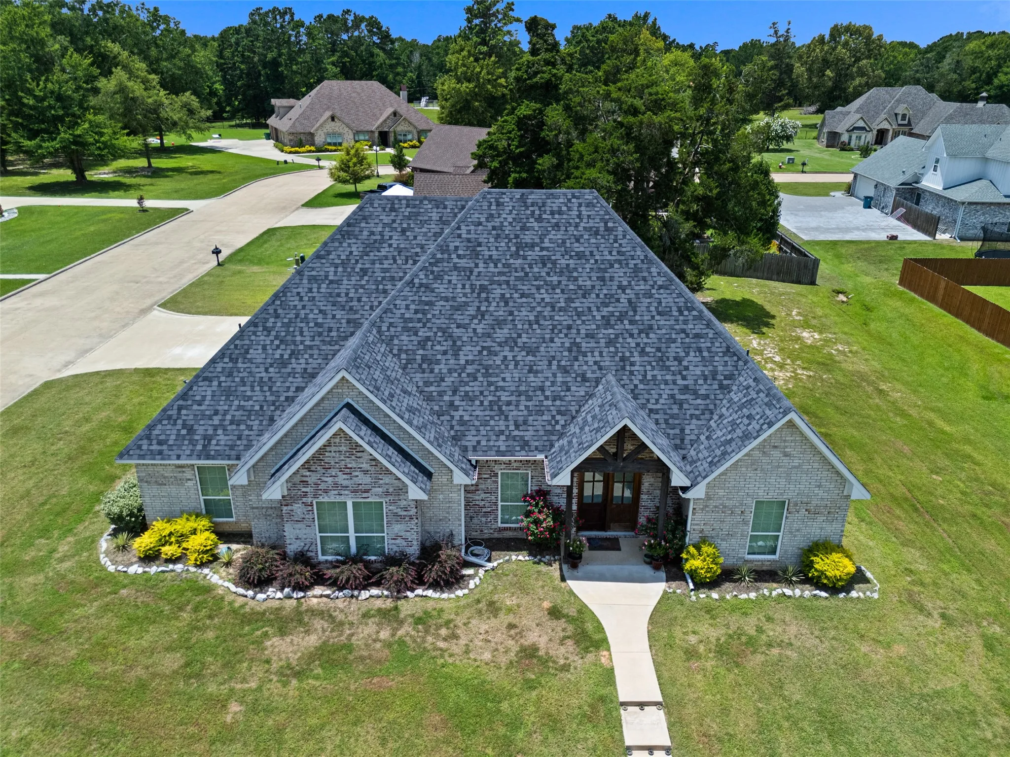 Single Family Residence For Sale in Panola County , 168 Stonegate, Carthage, Texas 75633, 4 Bedroom, 4 Bathroom, 2 Garage spaces, 2,712 Sqft, built in 2022, mls#21337961, Real Estate Agent in Carthage, Homes For Sale in Panola county, Homes For Sale in Carthage, Realtor in Carthage Texas, Real Estate Brokerage Independent Realty Texas, Luminita Cordes Realtor