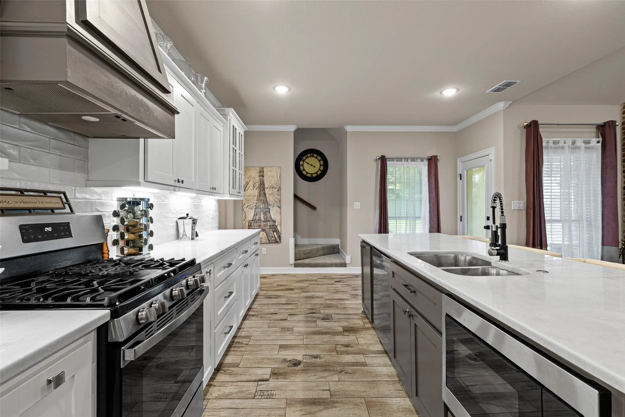 Single Family Residence For Sale in Panola County , 168 Stonegate, Carthage, Texas 75633, 4 Bedroom, 4 Bathroom, 2 Garage spaces, 2,712 Sqft, built in 2022, mls#21337961, Real Estate Agent in Carthage, Homes For Sale in Panola county, Homes For Sale in Carthage, Realtor in Carthage Texas, Real Estate Brokerage Independent Realty Texas, Luminita Cordes Realtor